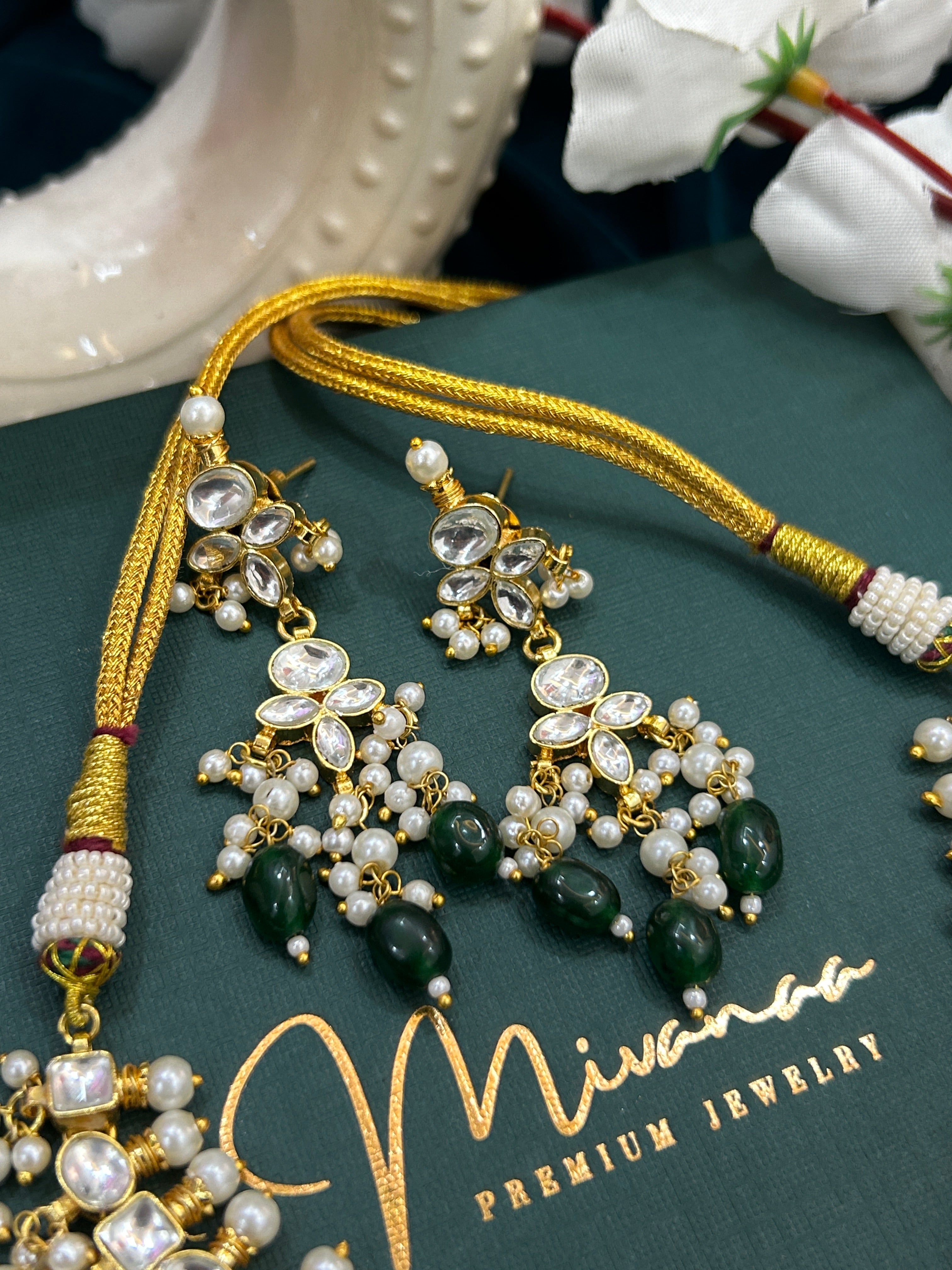 Royal Pacchi Kundan Emerald-Mivanaa