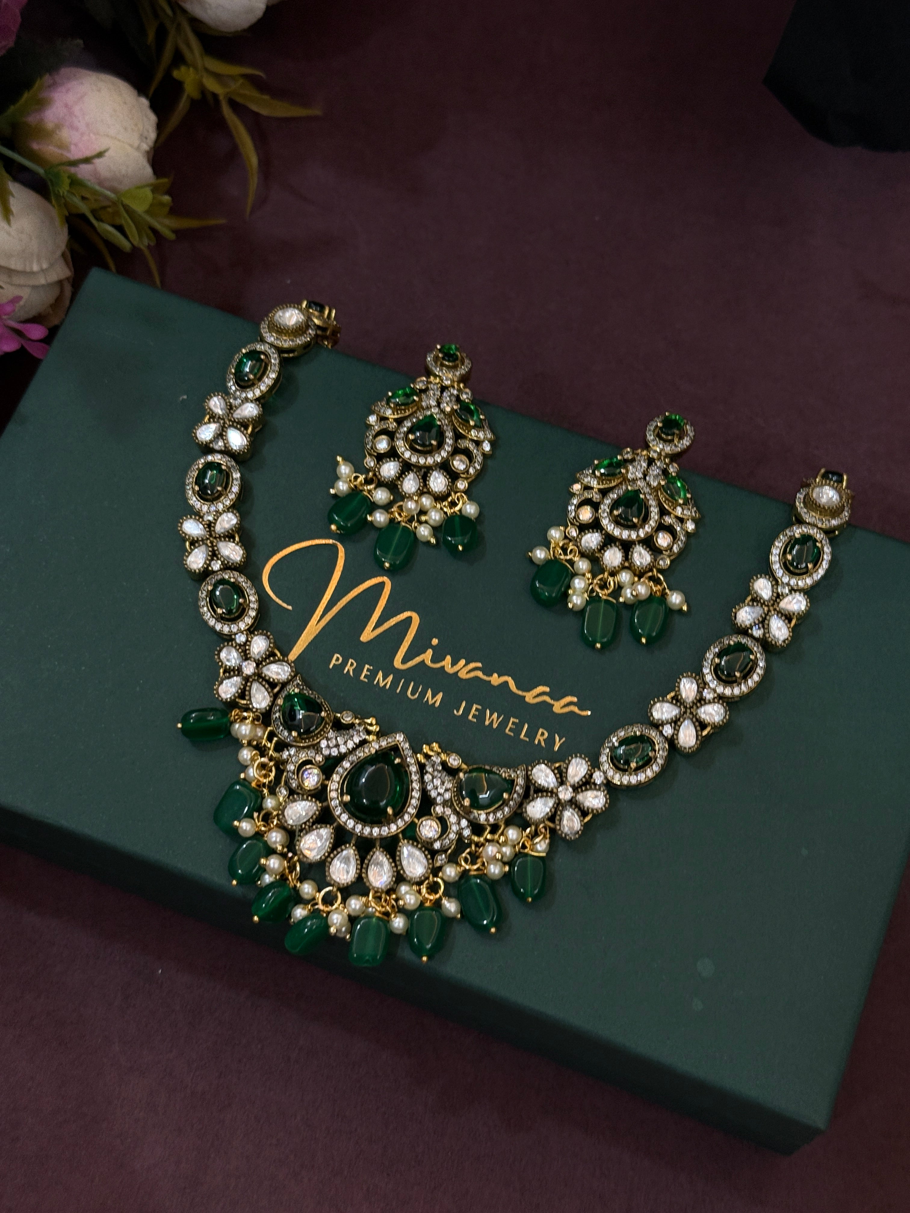Victorian Kundan Mehandi polish