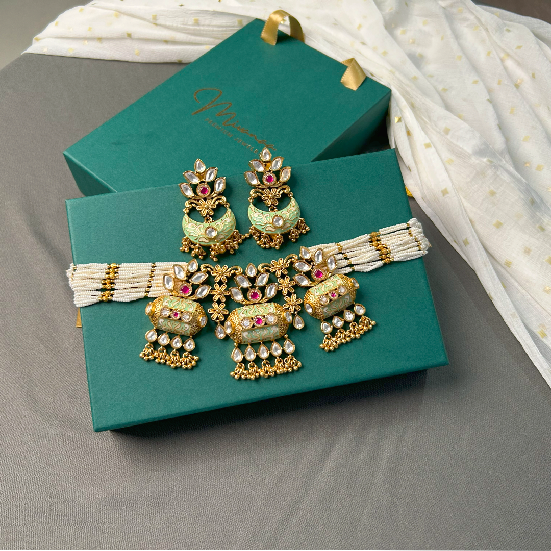 Royal Floral Design Green Kundan Set