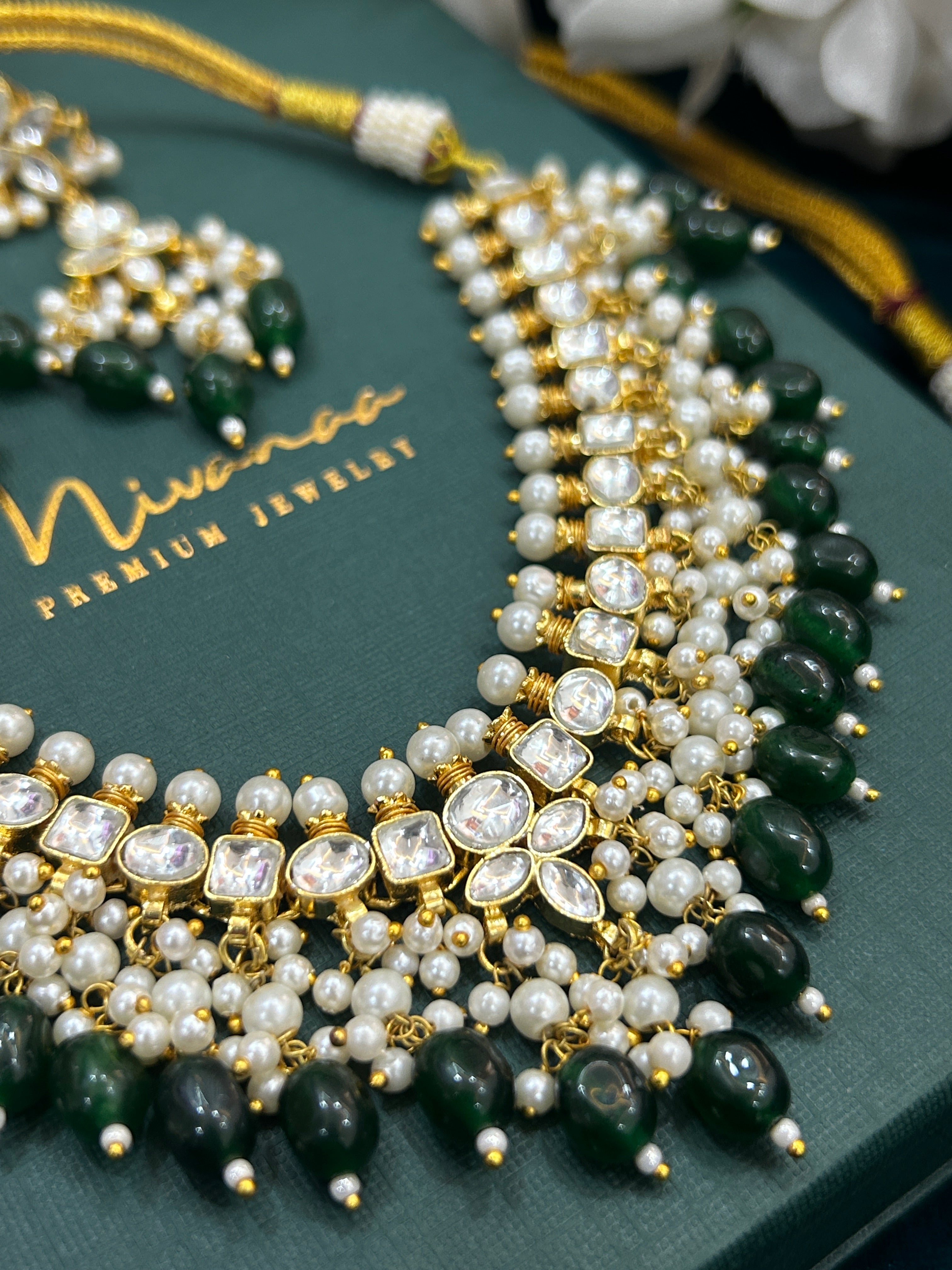 Royal Pacchi Kundan Emerald-Mivanaa