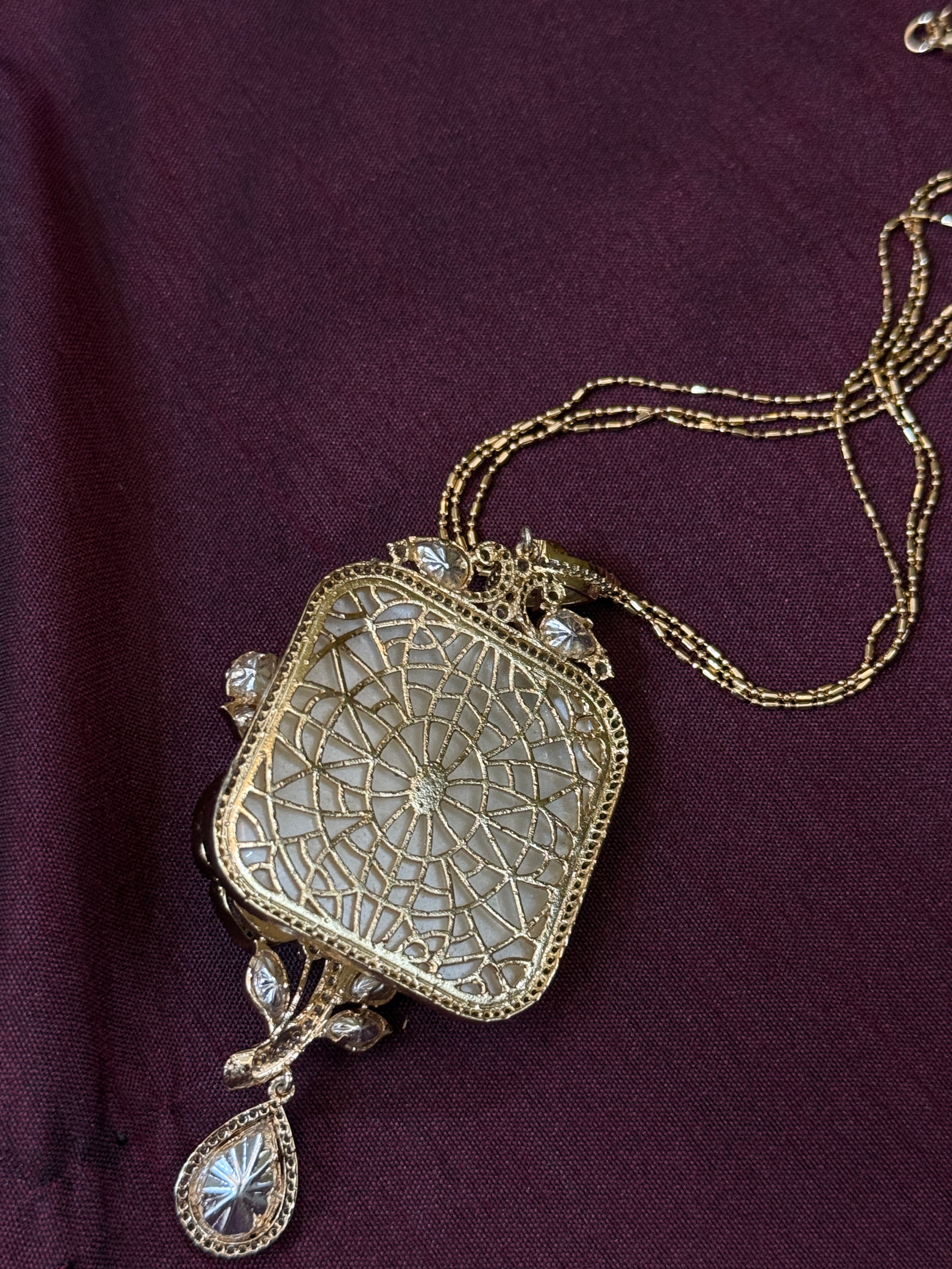 Elegant Green Stone Floral Pendant Set