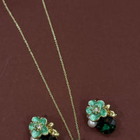 Emerald Bloom Floral Pendant Necklace Set