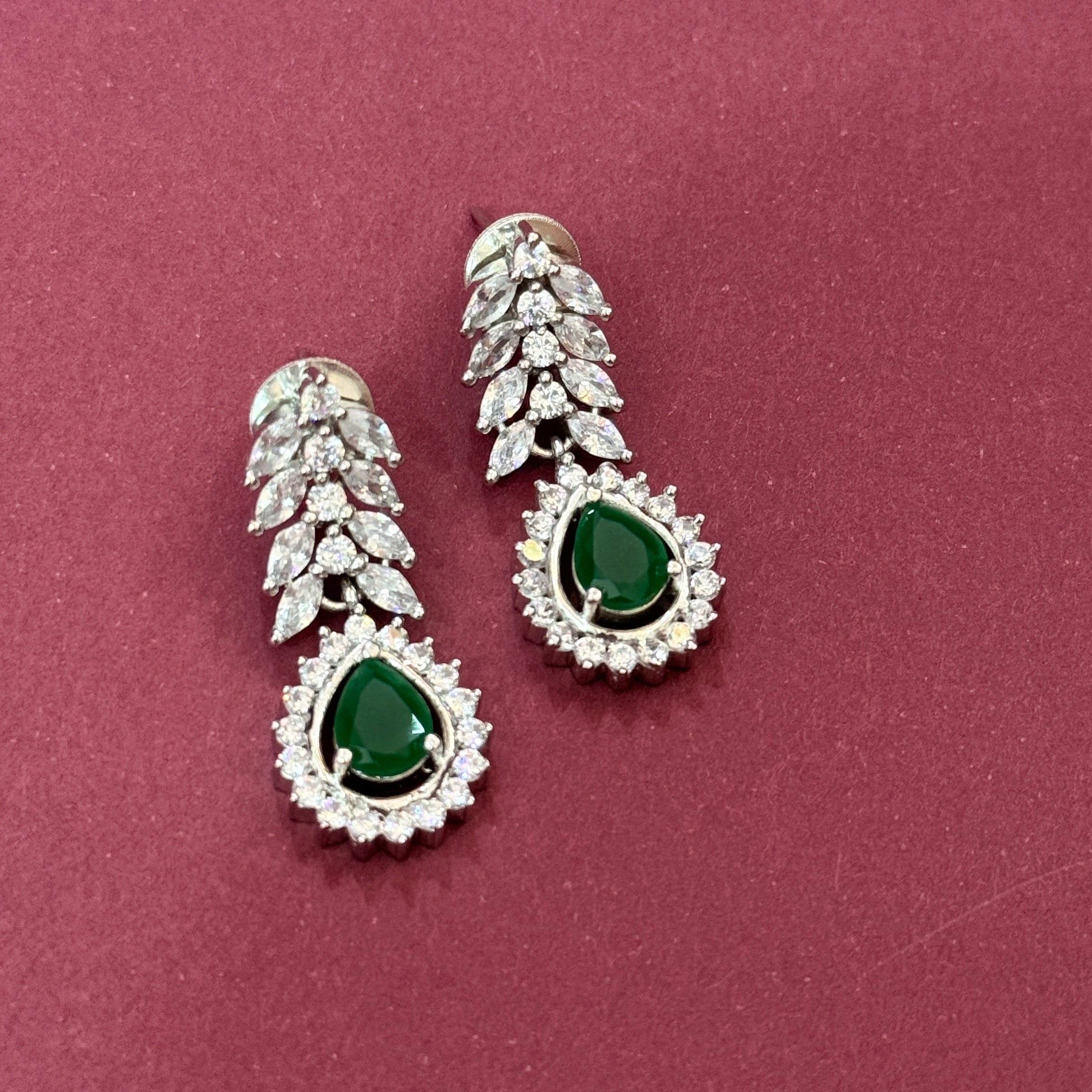 Emerald Teardrop AD Stone Necklace Set with Leaf Design