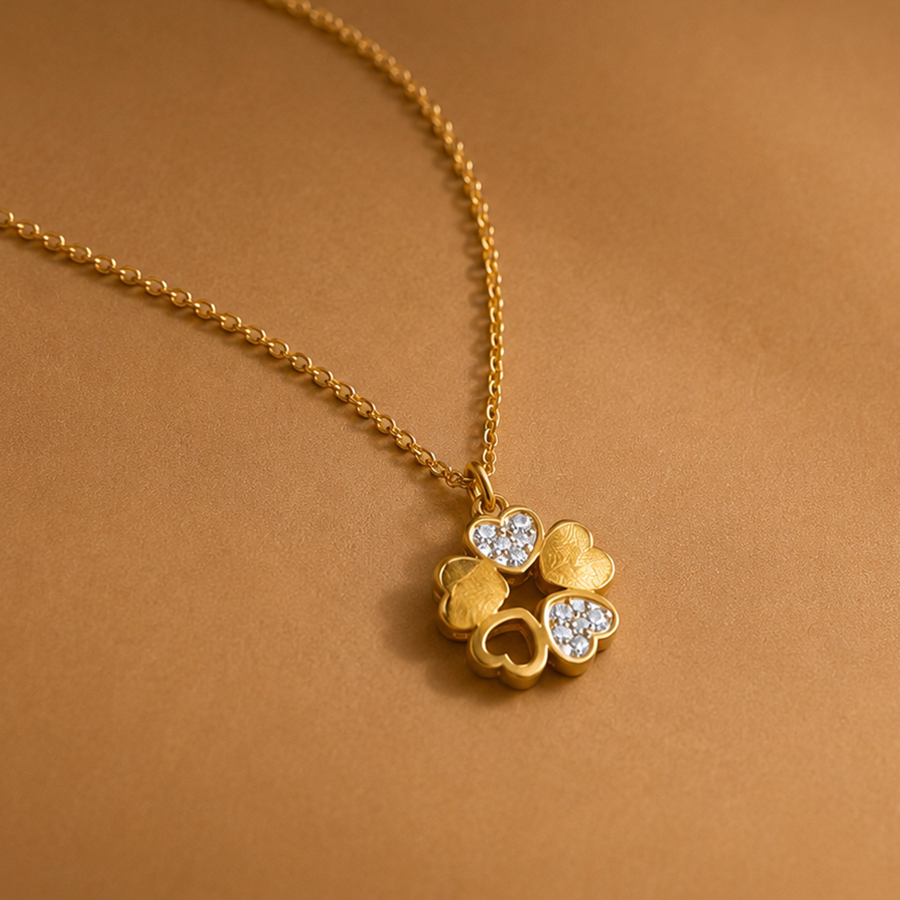 Gold-Tone Clover Pendant Minimal Jewellery