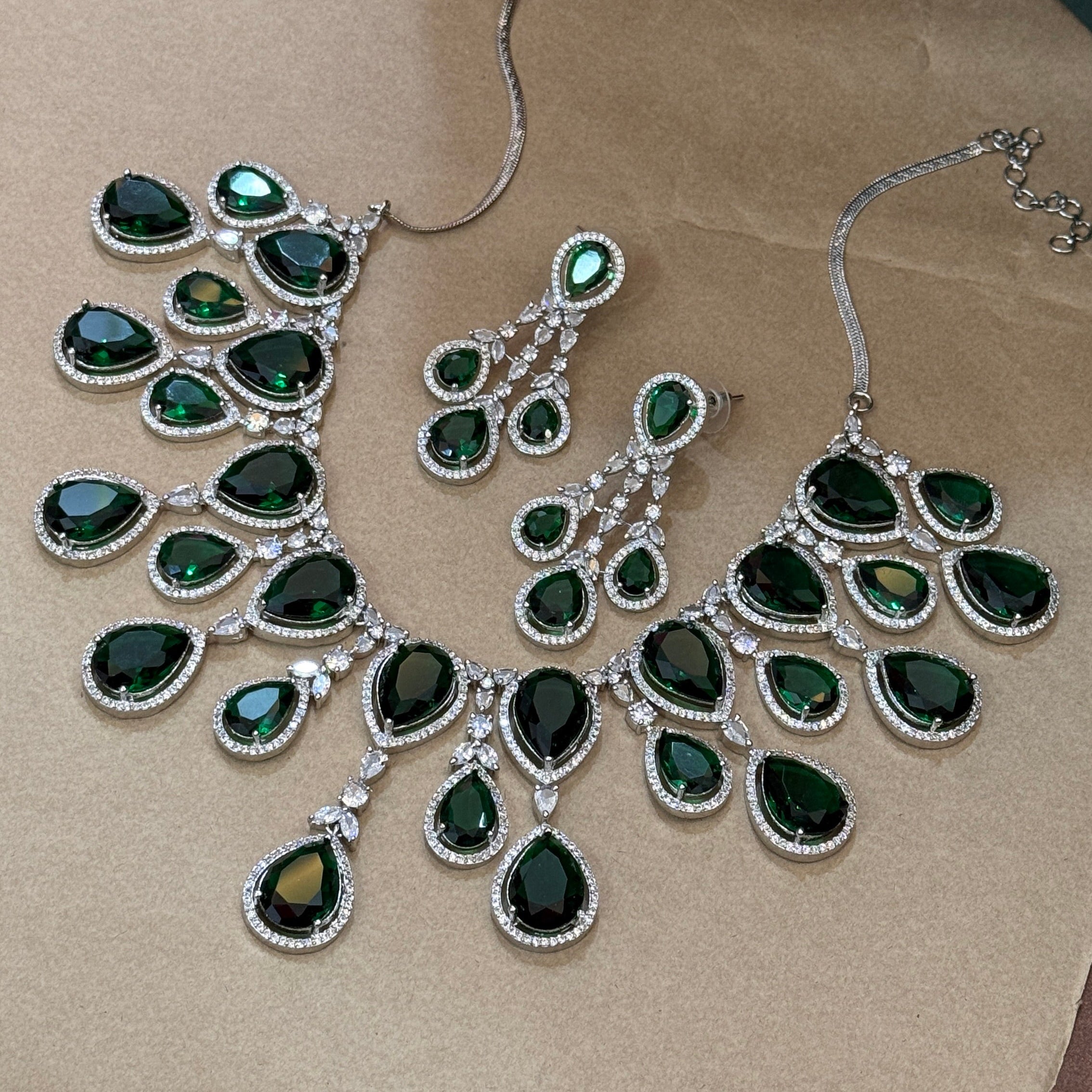 Emerald Grace Bottle Green Silver Plated Set