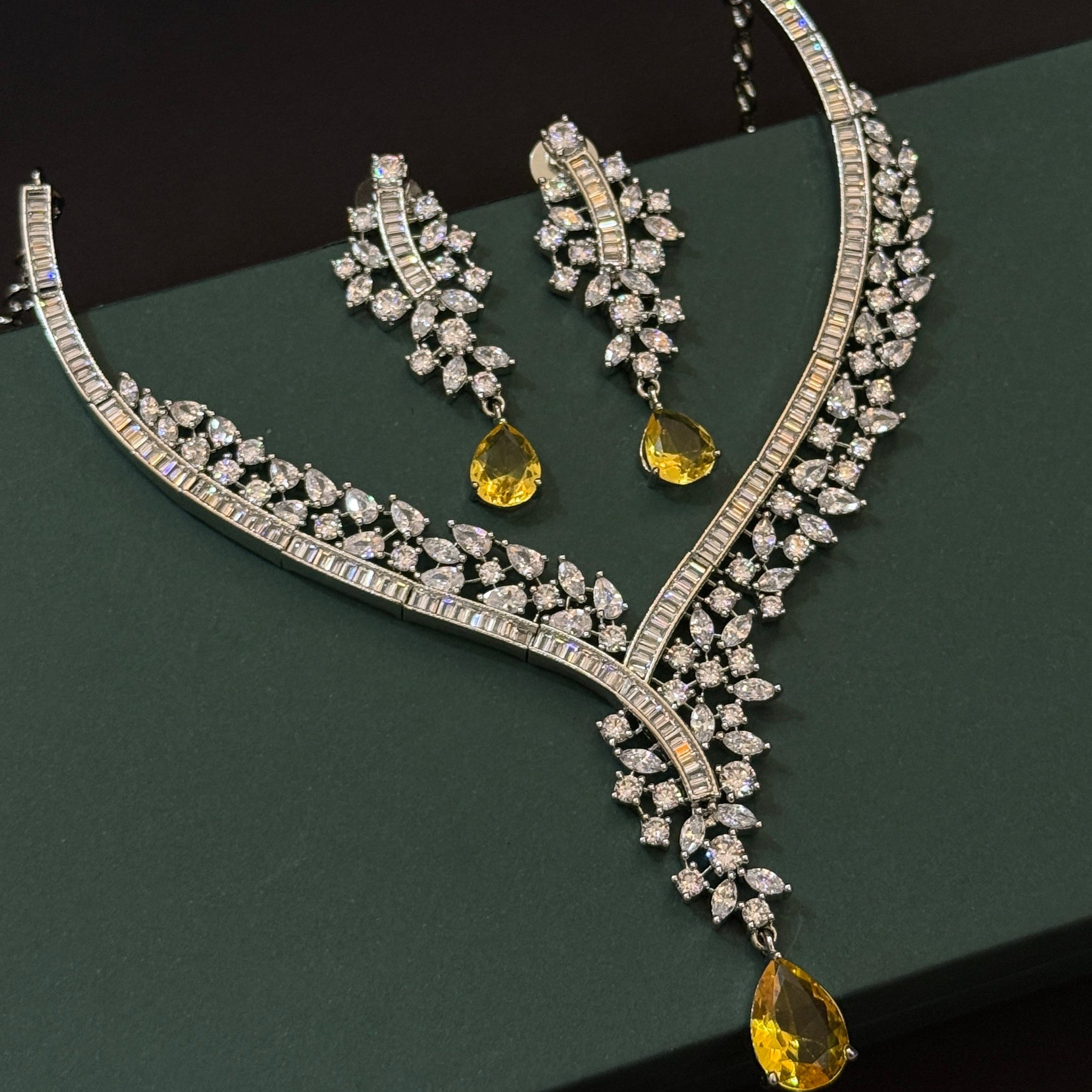 Luxury Golden Honey Diamond Jewelry Set