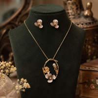 Antique Floral Pearl Pendant Necklace Set