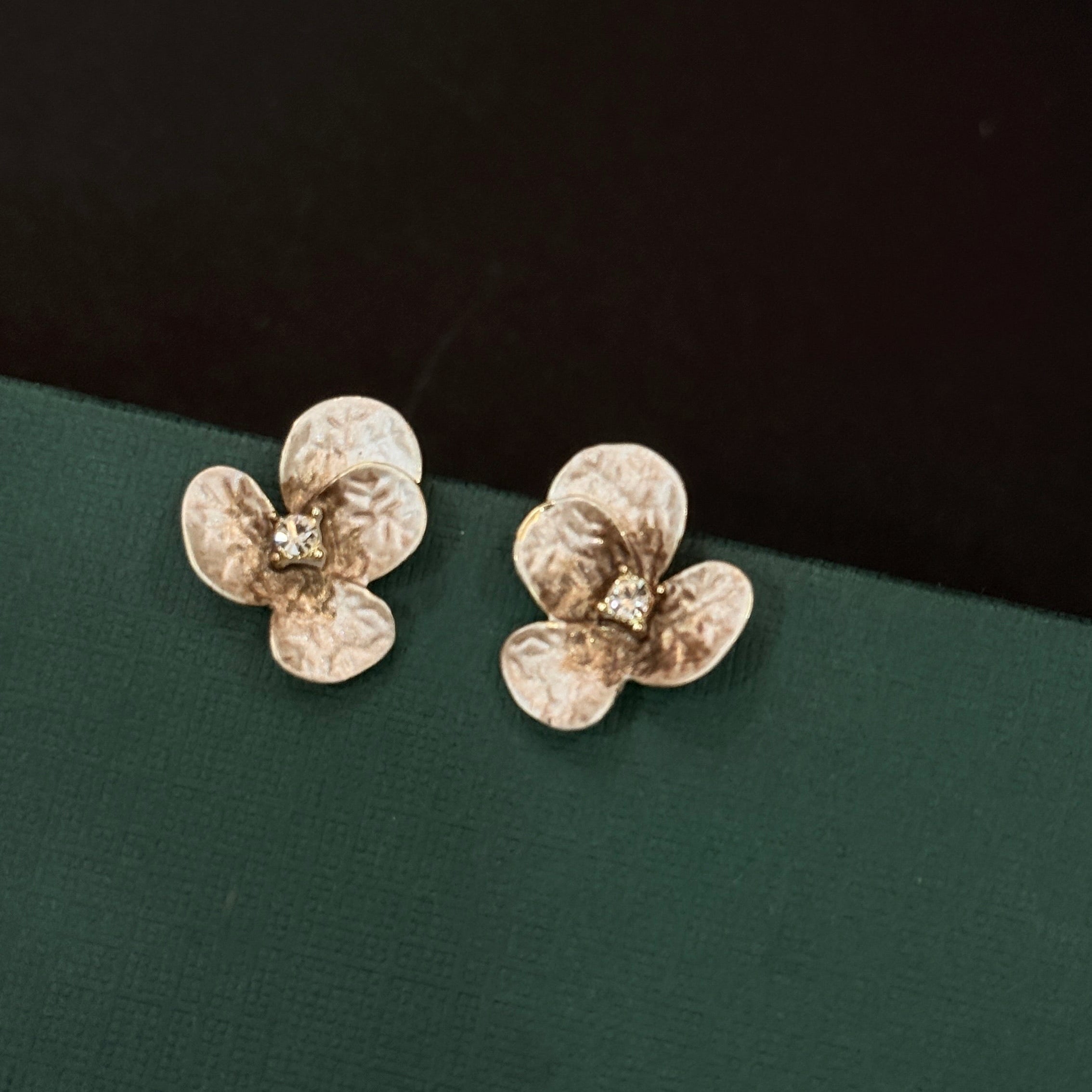 Antique Floral Pearl Pendant Necklace Set
