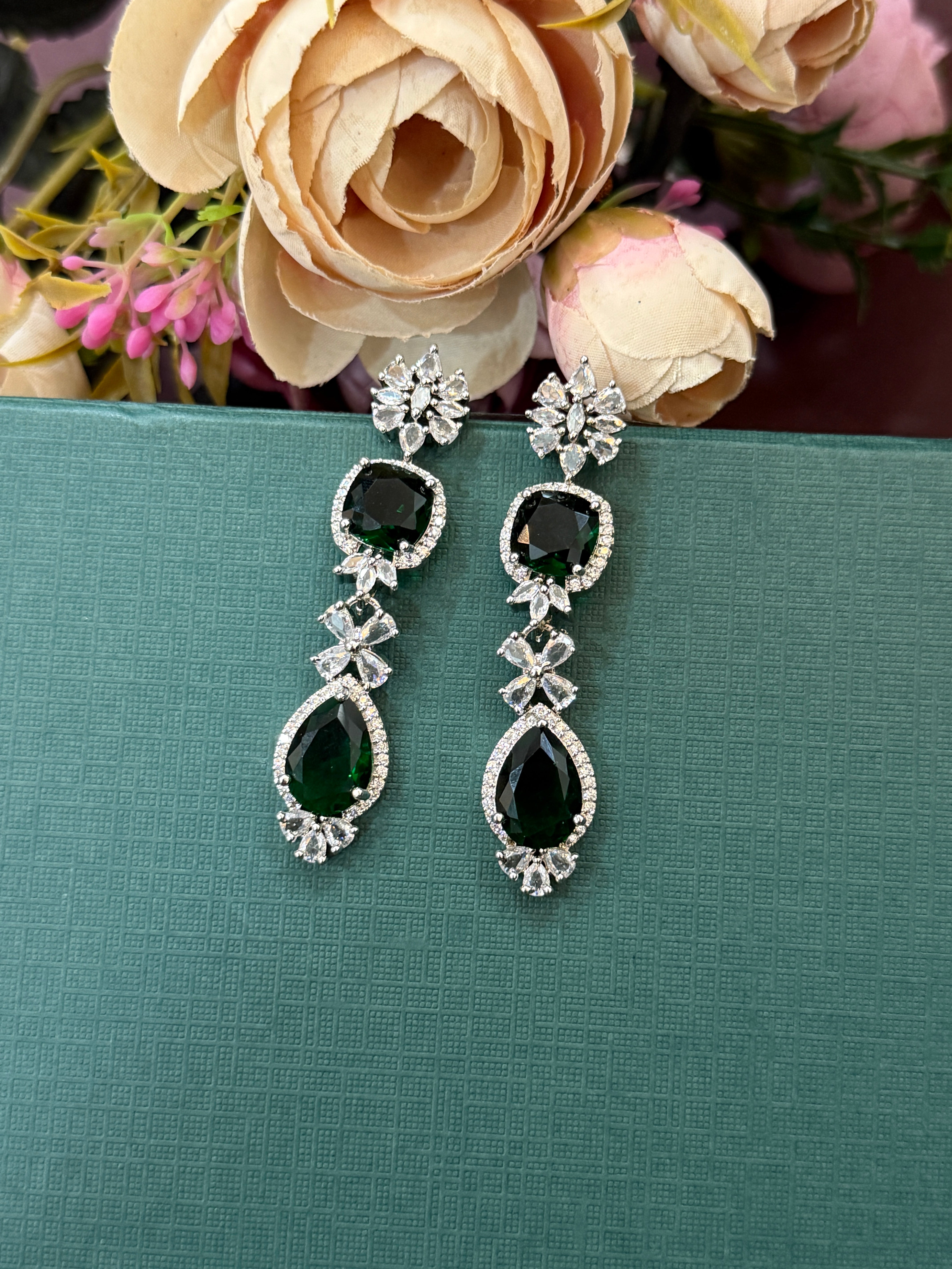 Queen's Charm American Diamond Jewelry