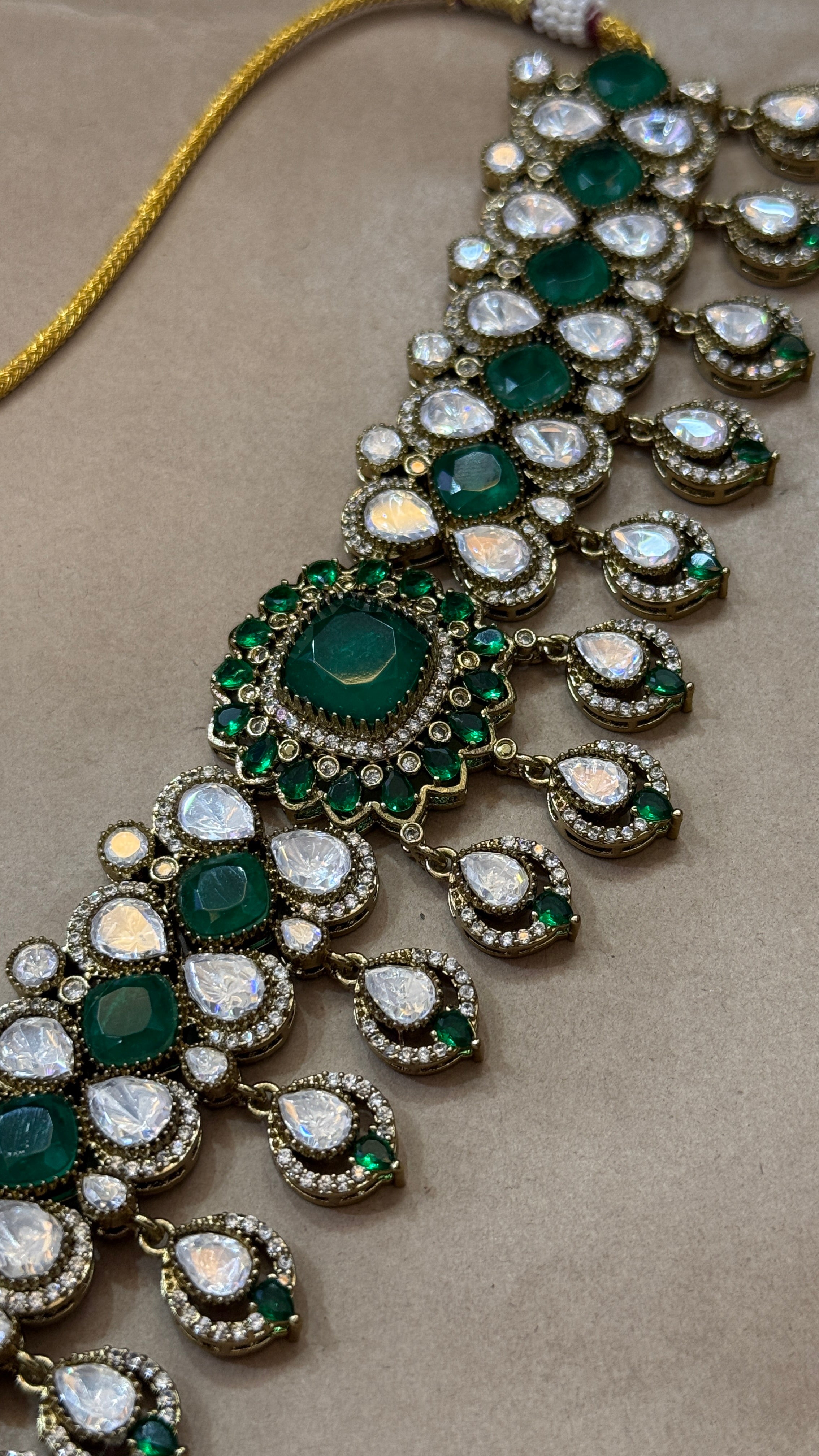 Emerald Noor Kundan Necklace & Earrings Set