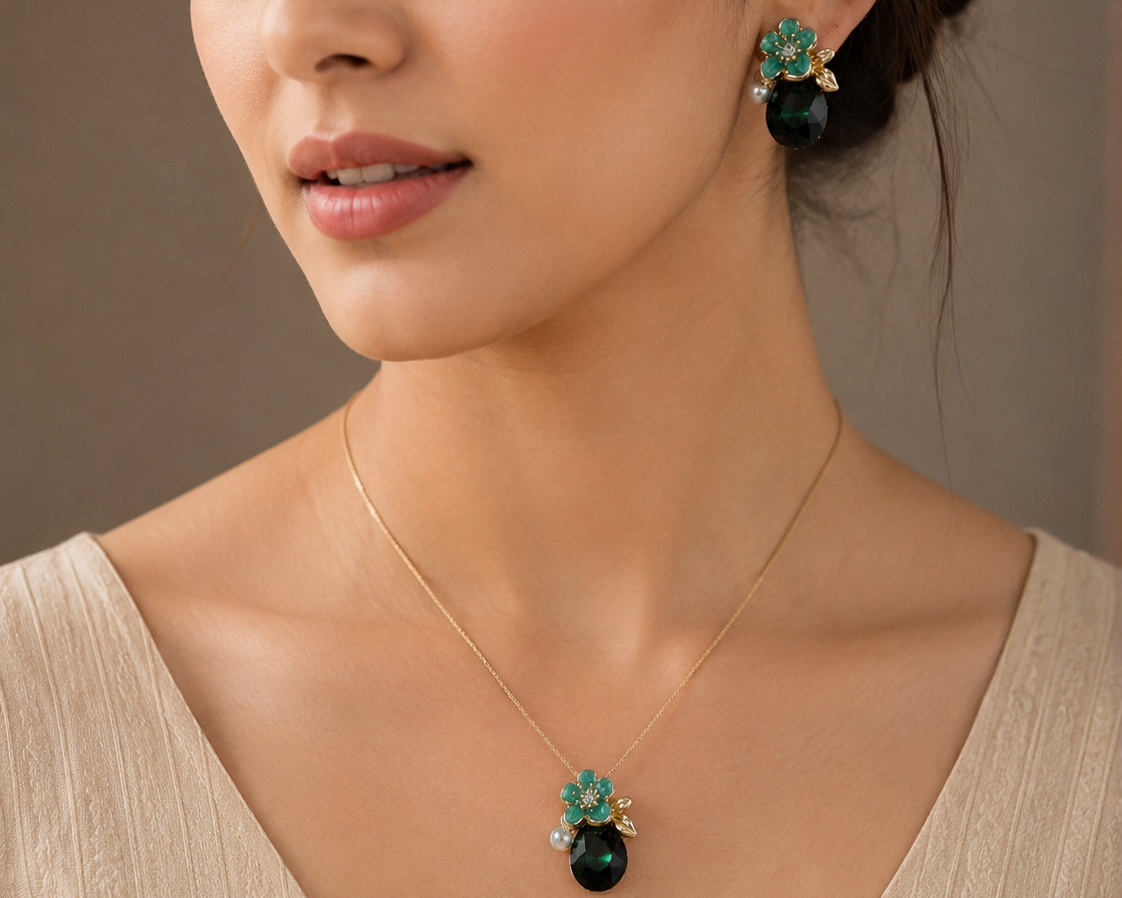 Emerald Bloom Floral Pendant Necklace Set