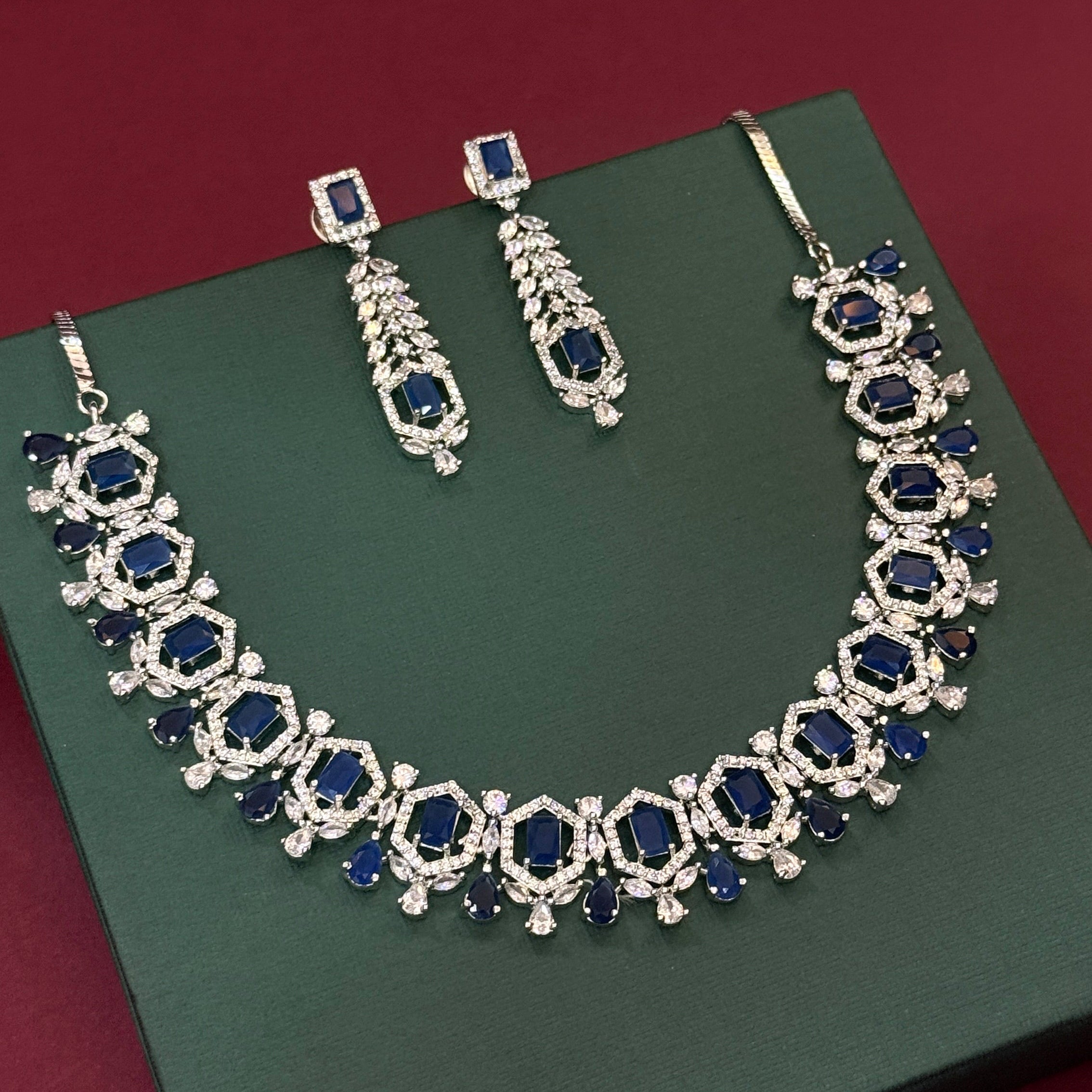 Regal Nightfall Necklace Set