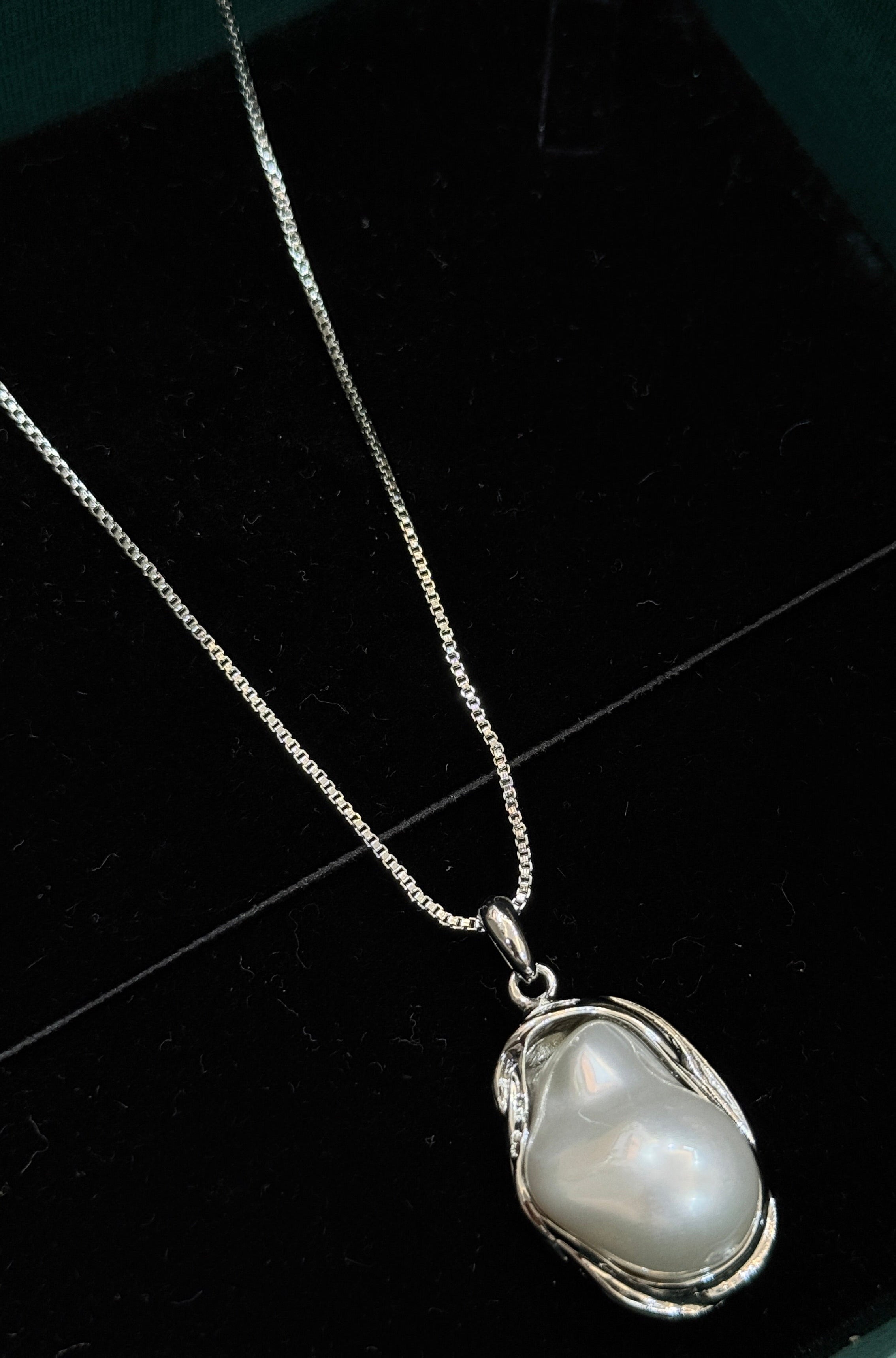 Premium Silver-Tone Baroque Pearl Pendant Set