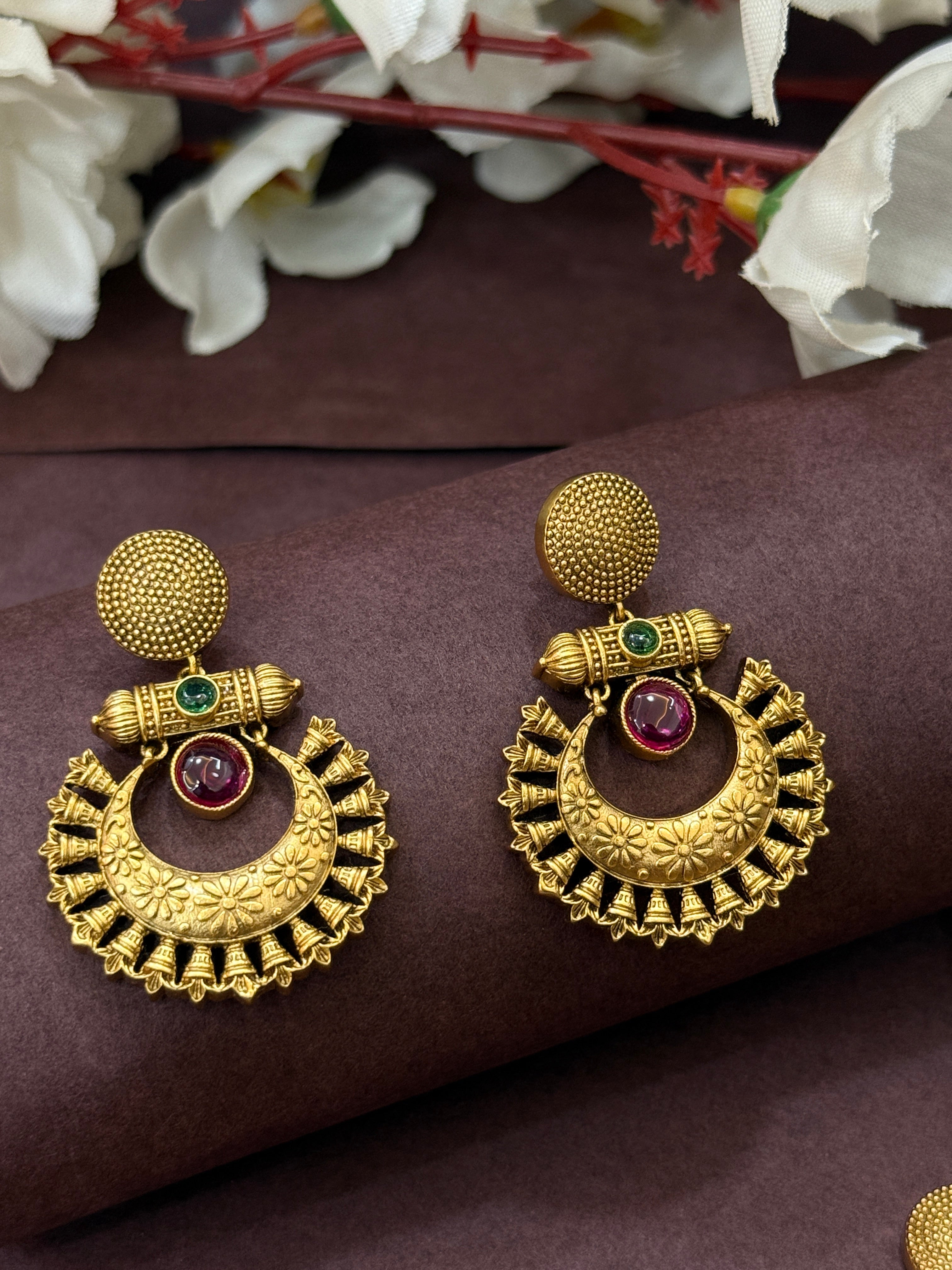 Regal Heritage Antique Gold-Plated-Mivanaa