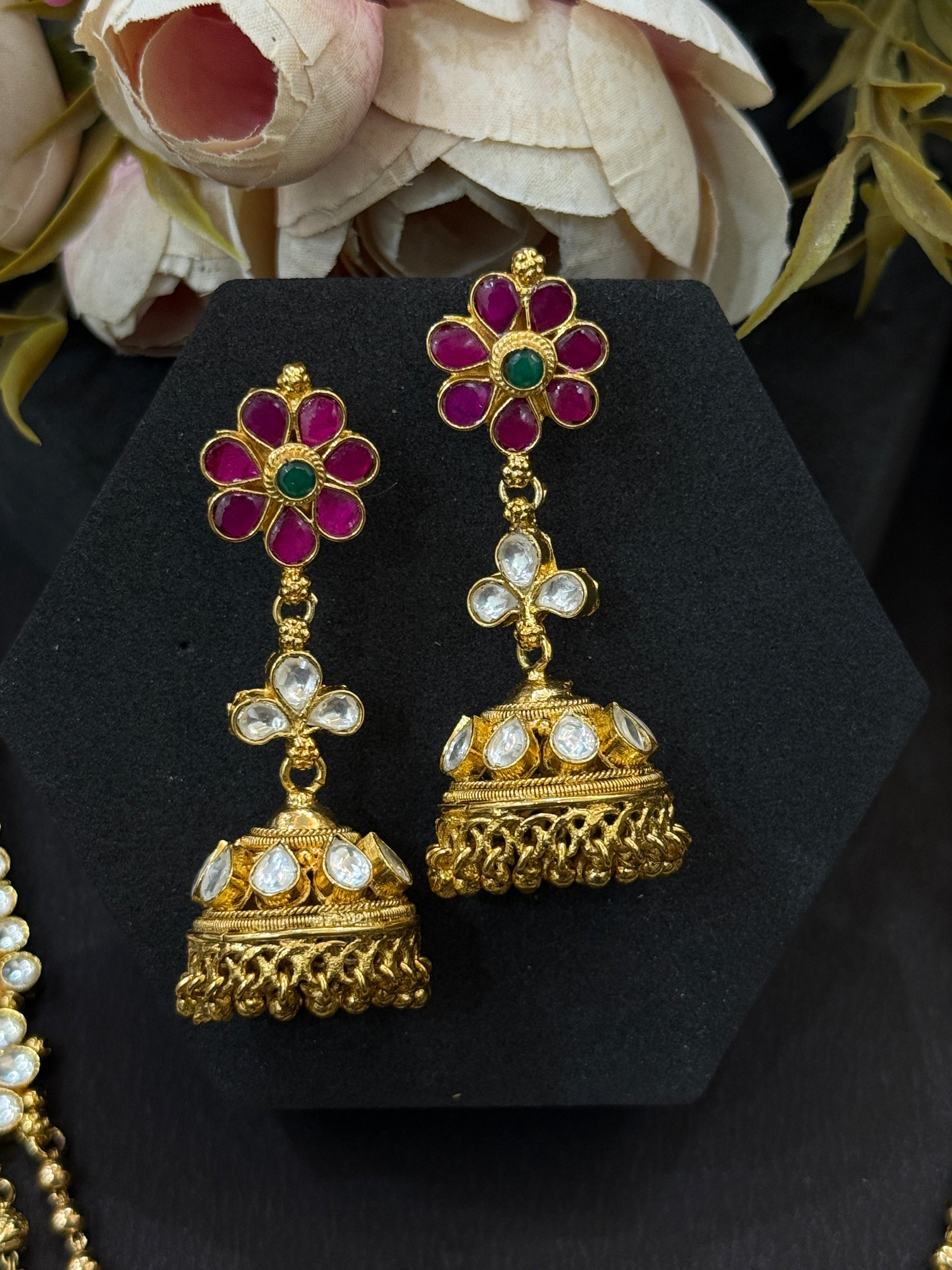 Maharani Elegance – Ruby & Emerald Temple Set-Mivanaa