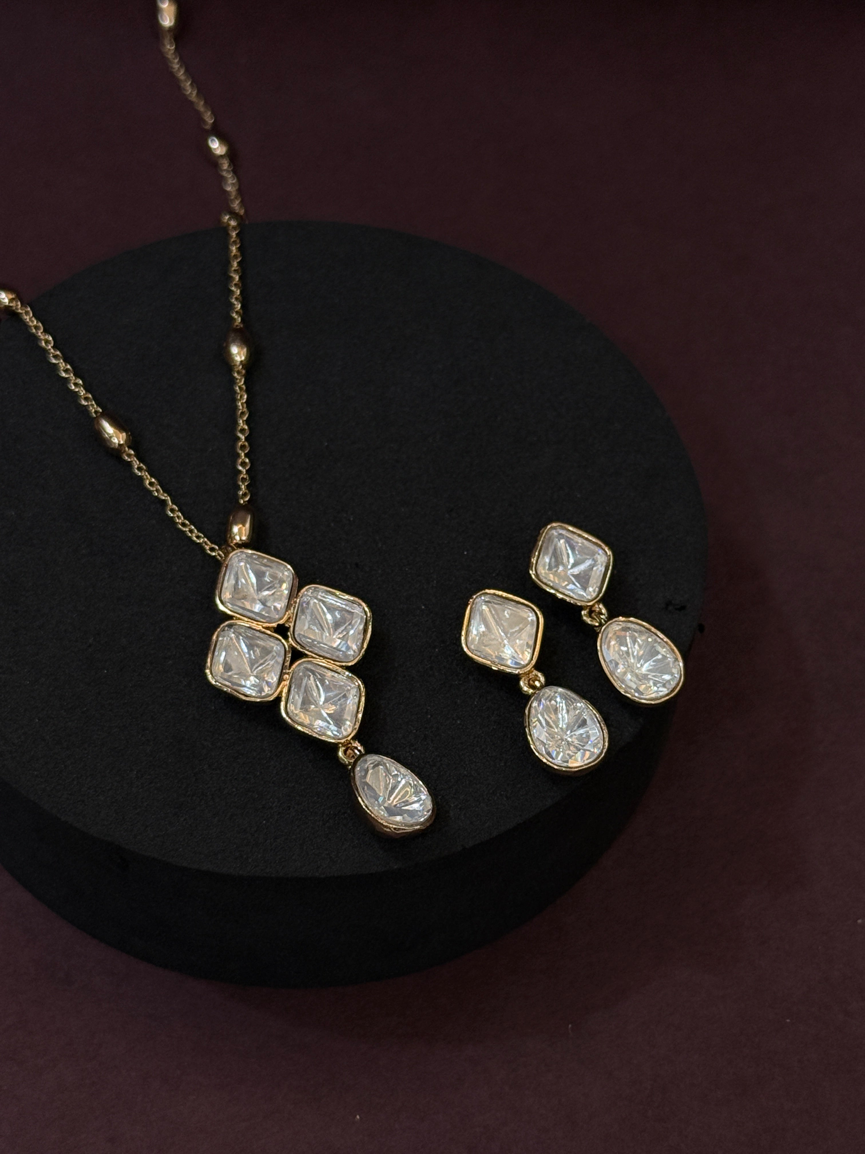 Minimalist Moissanite Polki Pendant Set