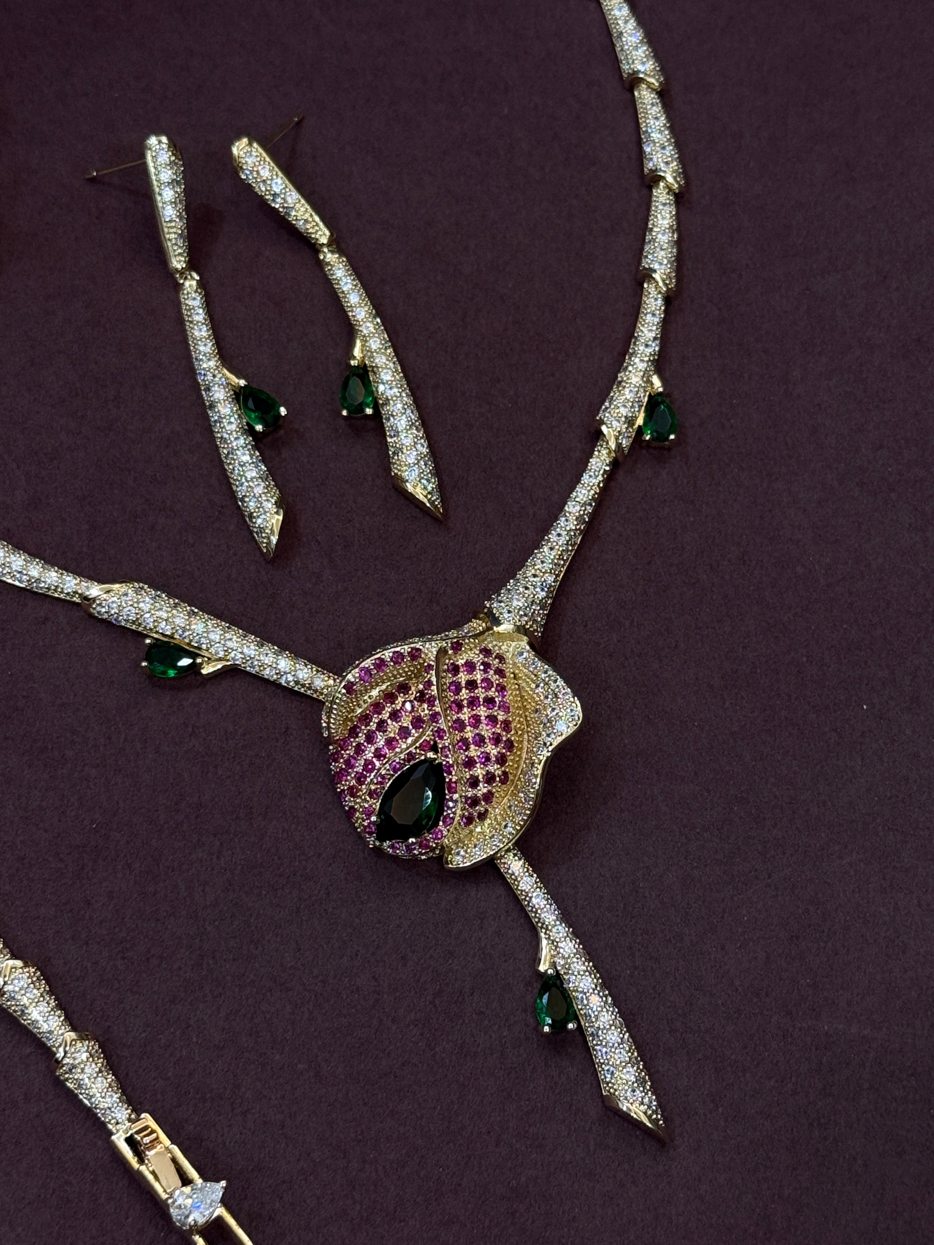 Luxury Ruby & Emerald Peacock-Inspired Diamond Necklace Set with Bracelet