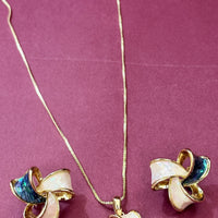 Elegant White & Blue Floral Jewellery