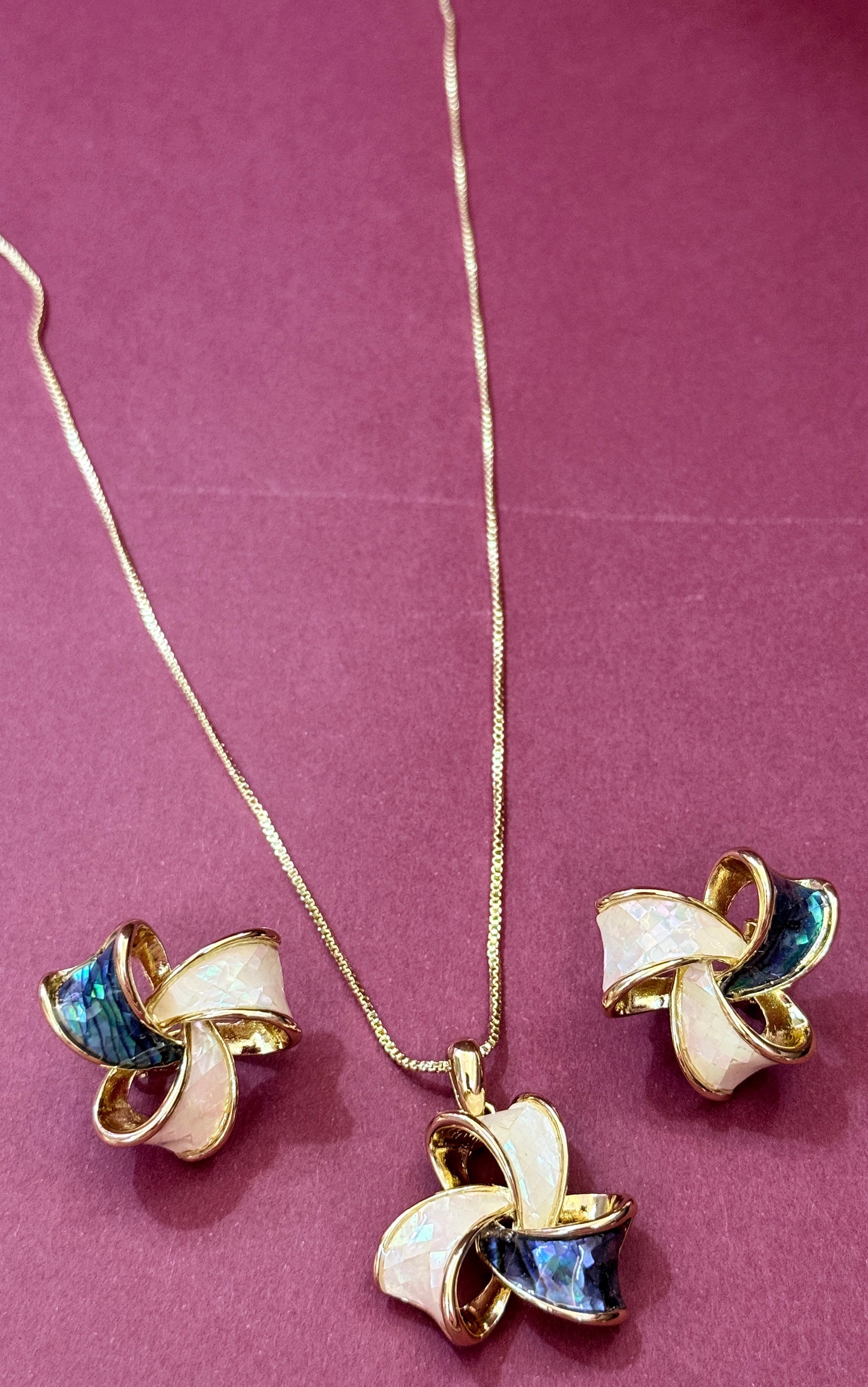 Elegant Pearl White & Blue Floral Jewellery