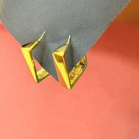 Elegant Dual Tone Geometric Pendant Necklace