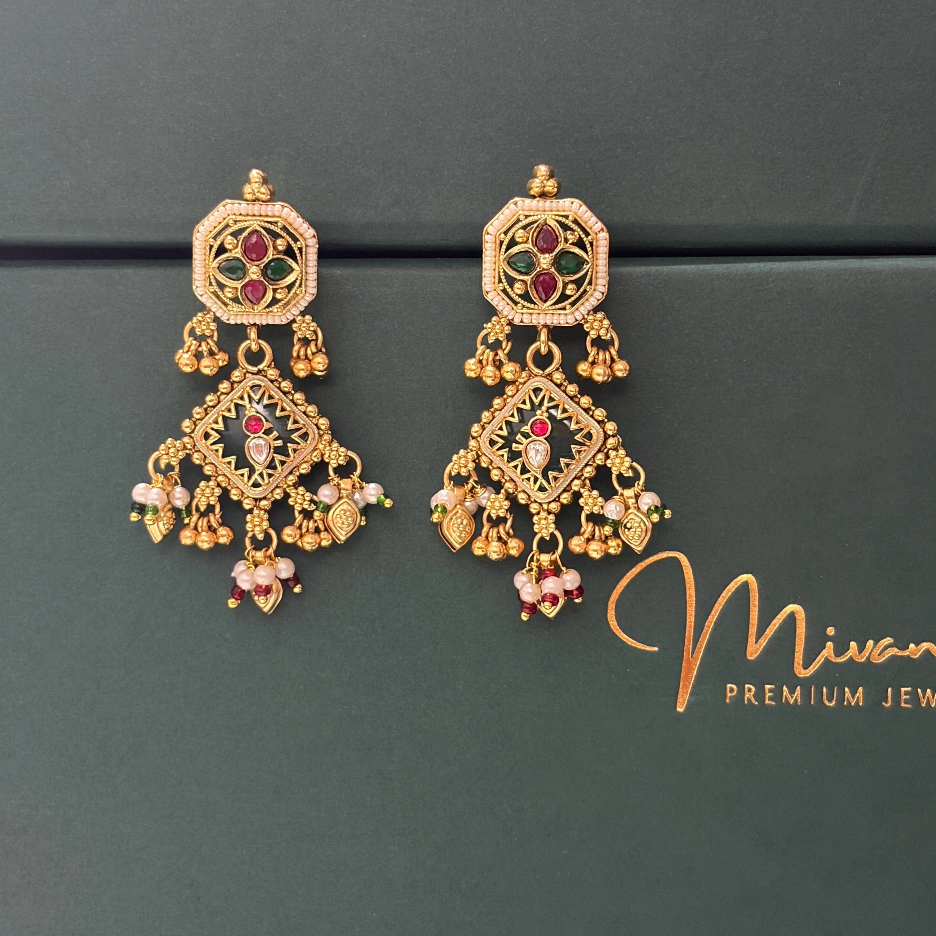 Traditional Multicolor Kundan Necklace and Earring Set