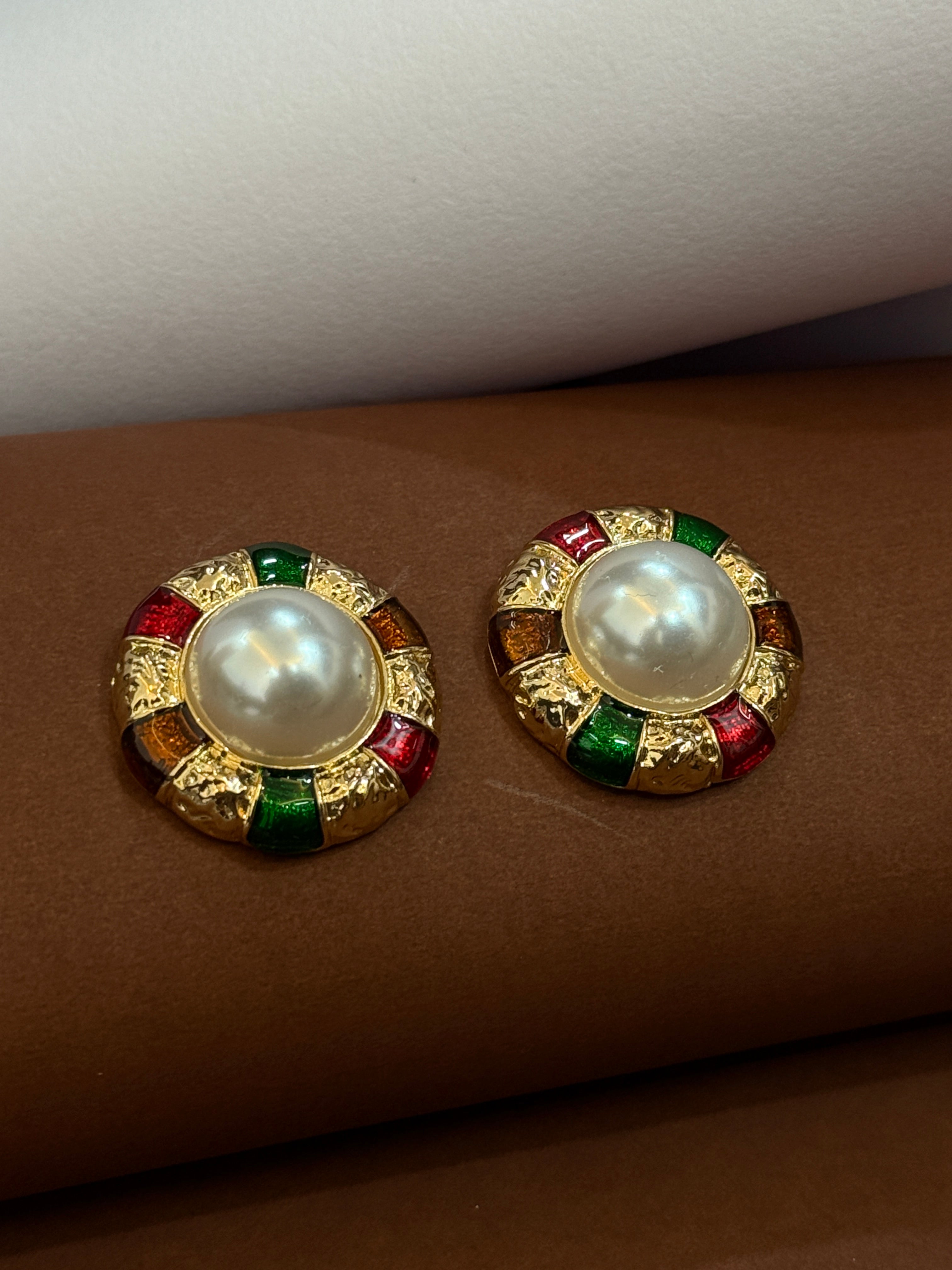 Vintage Pearl Stud Earrings-Mivanaa