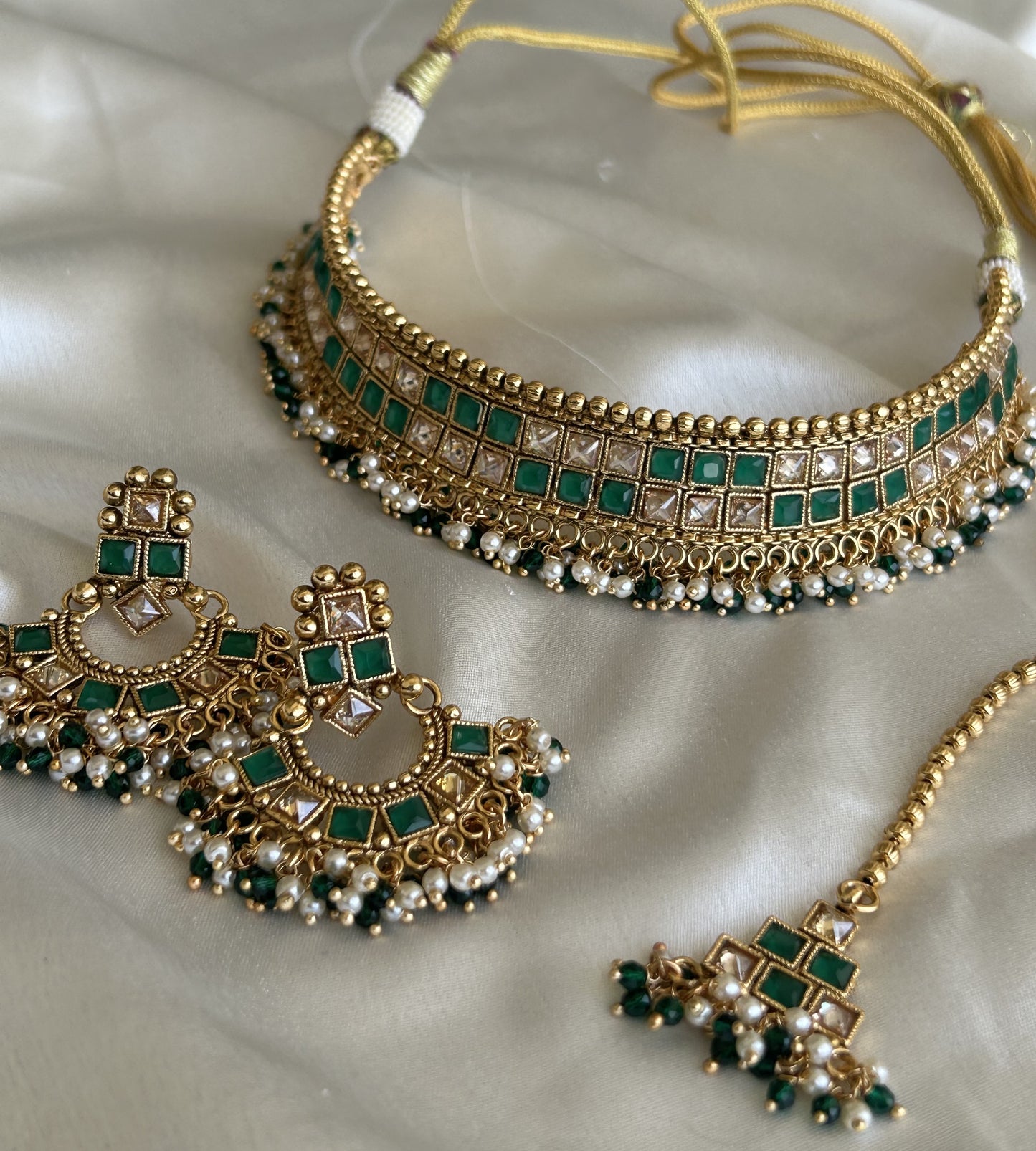 Geen Premium Quality Traditional Kundan Choker Set - Mivanaa