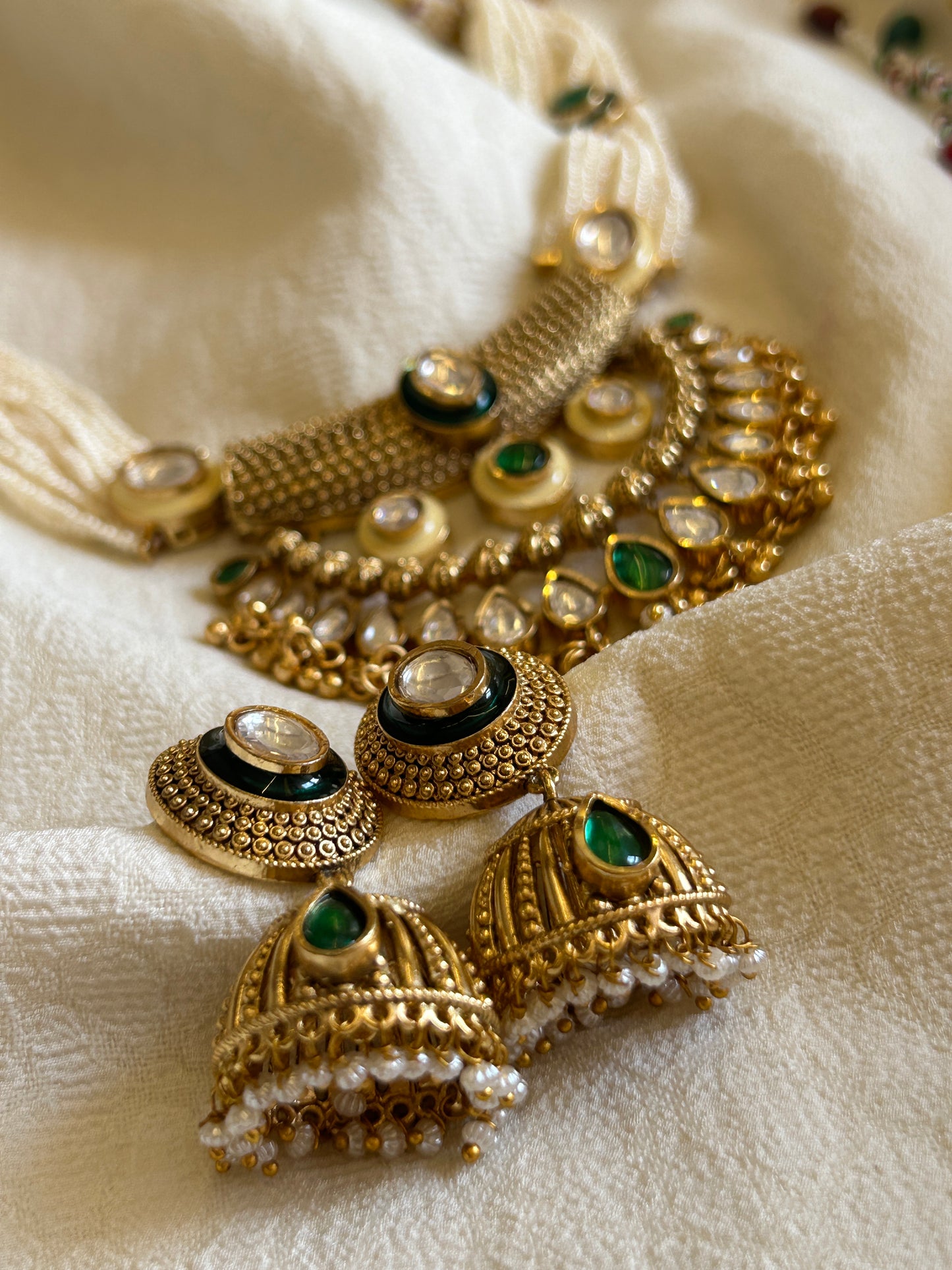 Regalia Radiance Gold Polish Moissanite Kundan Set