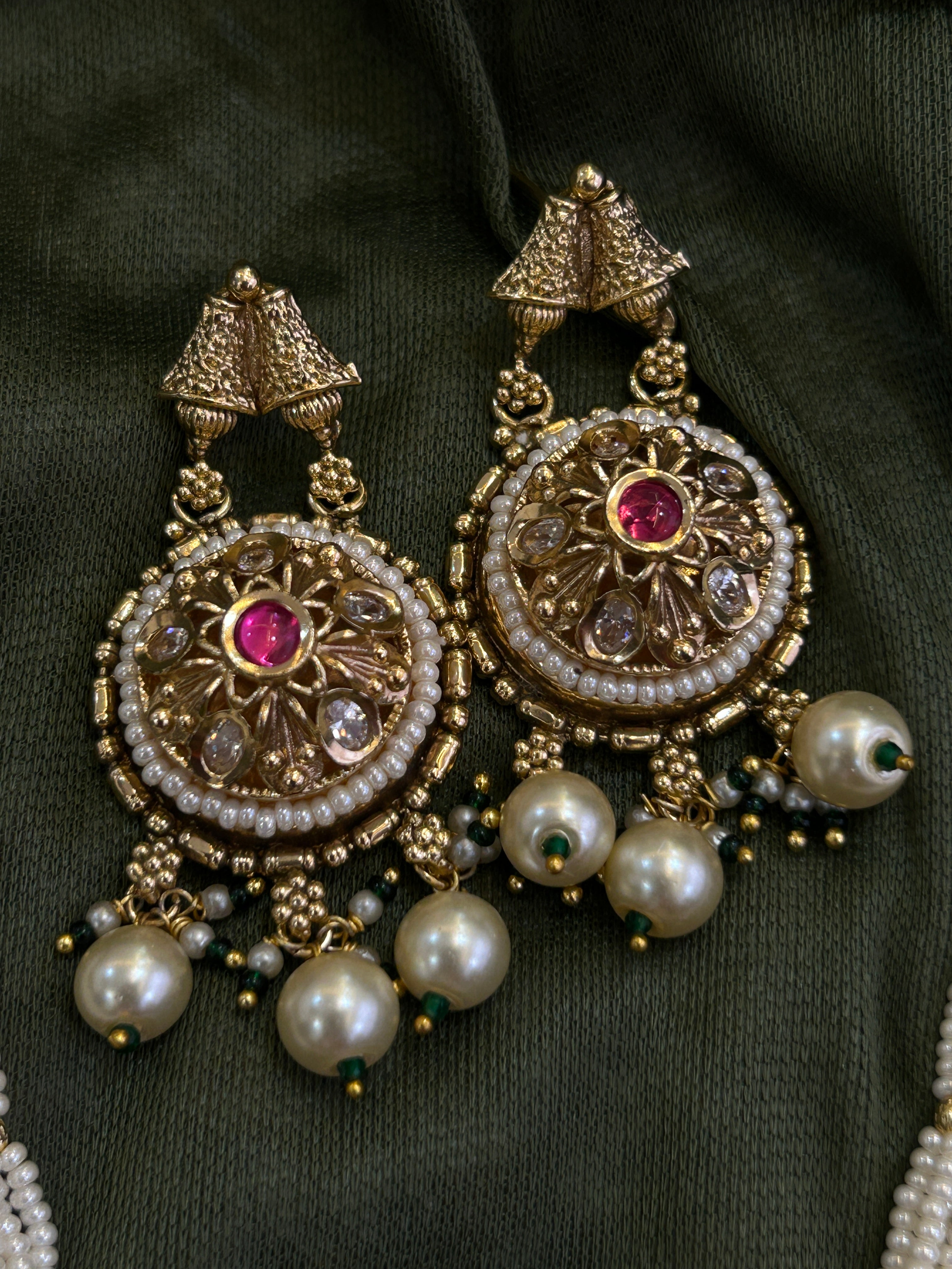 Royal Heritage" Gold Polish Premium Set-Mivanaa