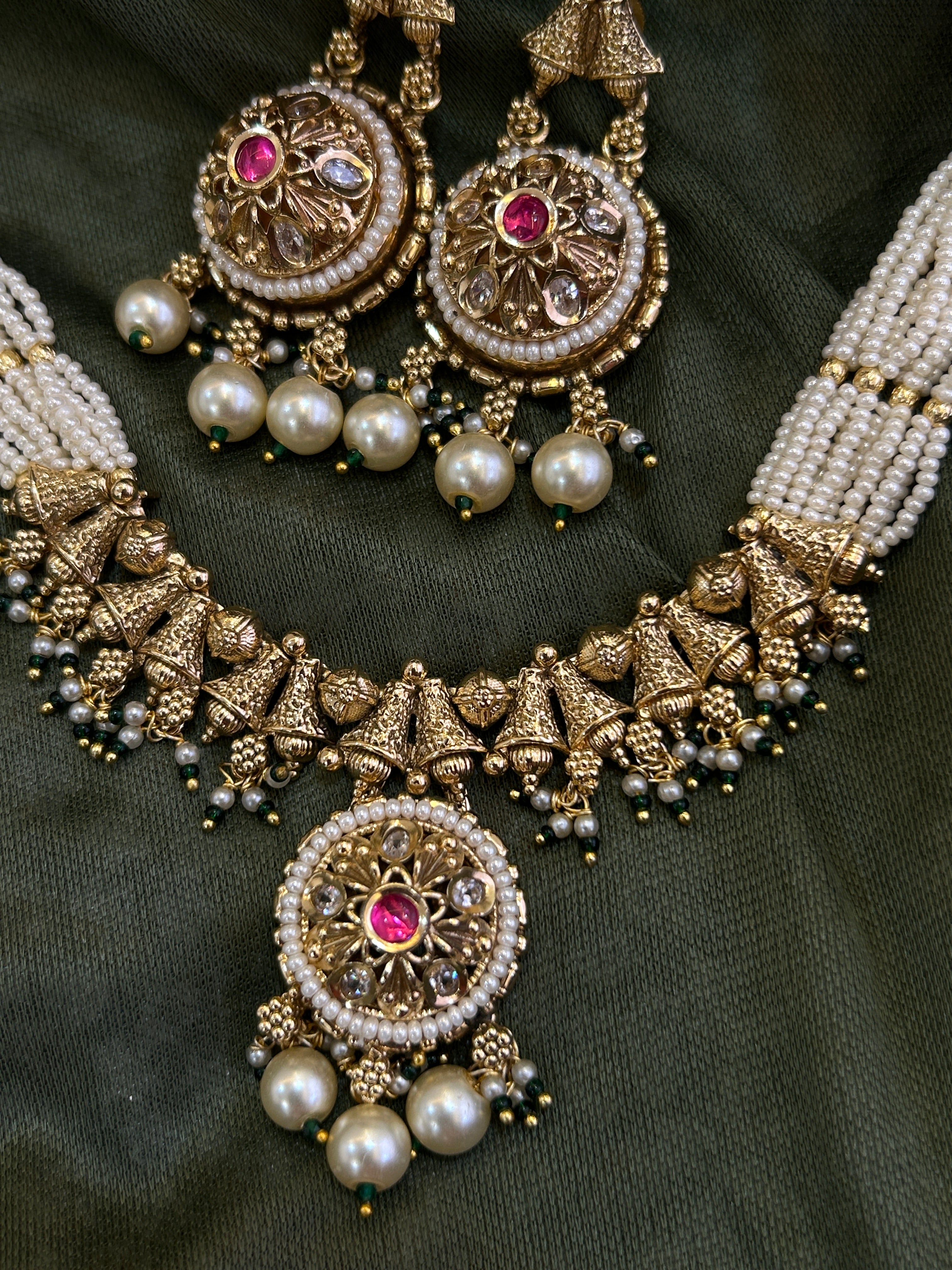 Royal Heritage" Gold Polish Premium Set-Mivanaa