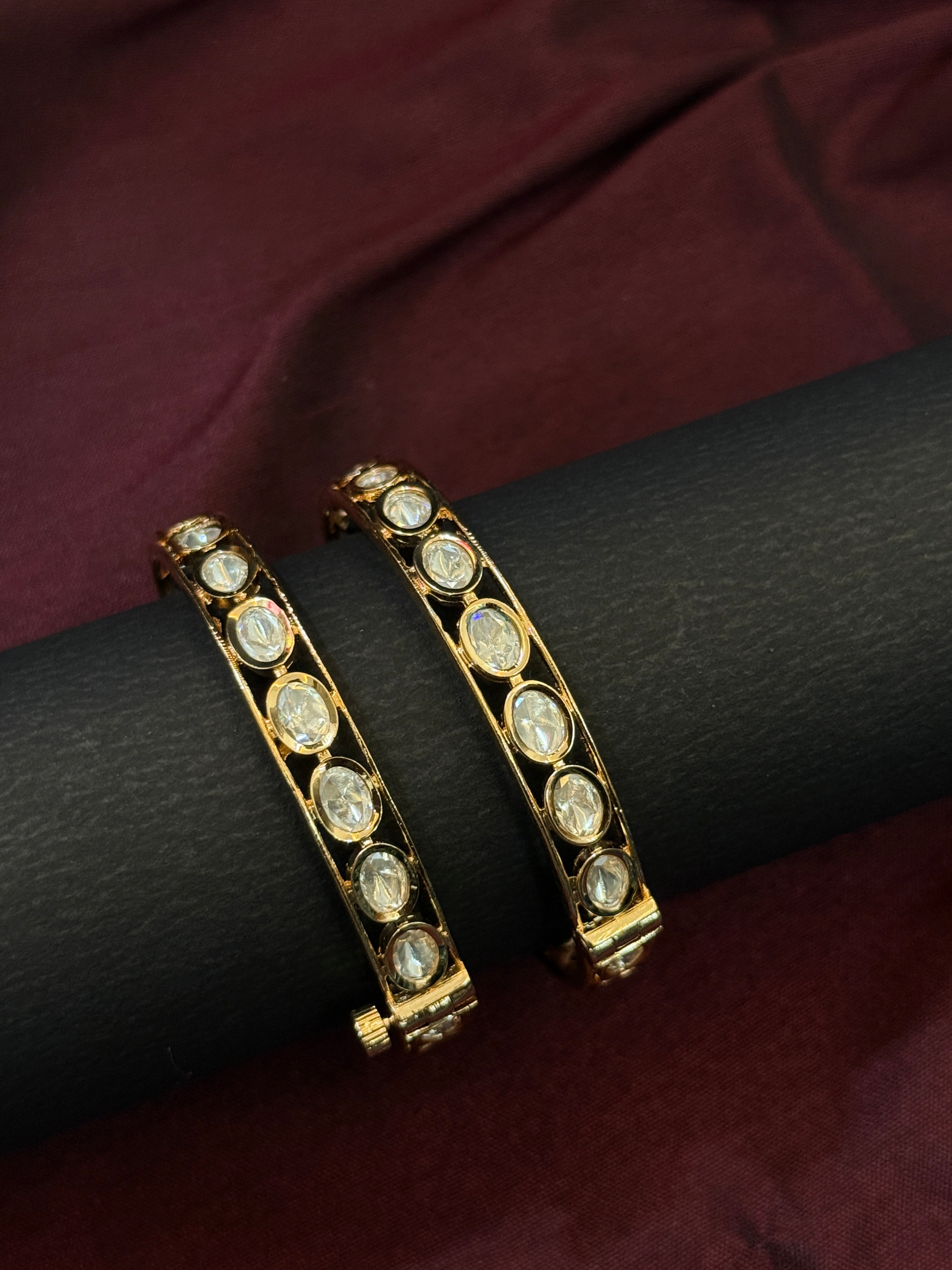 Classic Round Kundan Bangles
