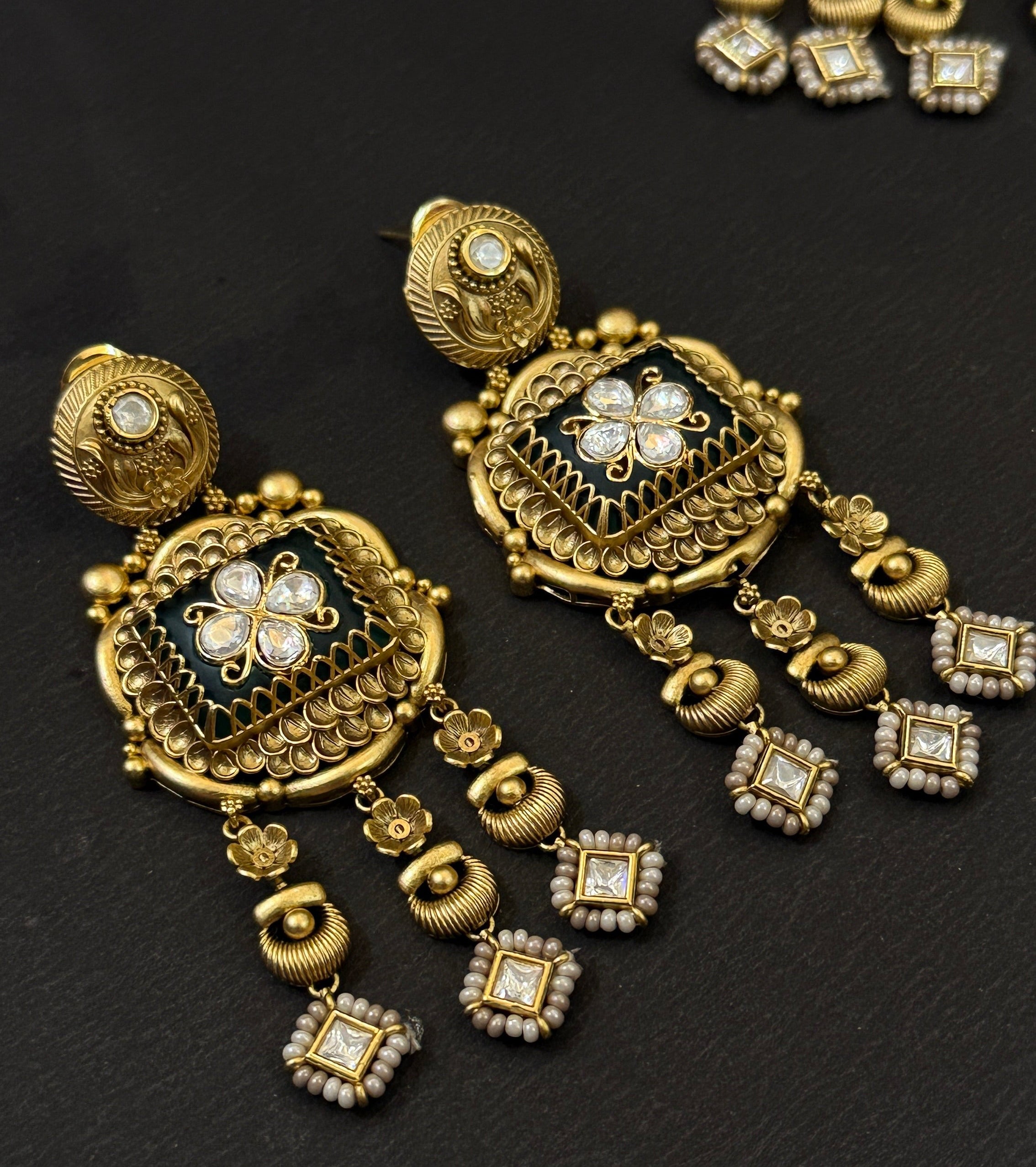 Regal Antique Gold Plated Kundan Bridal Necklace Set