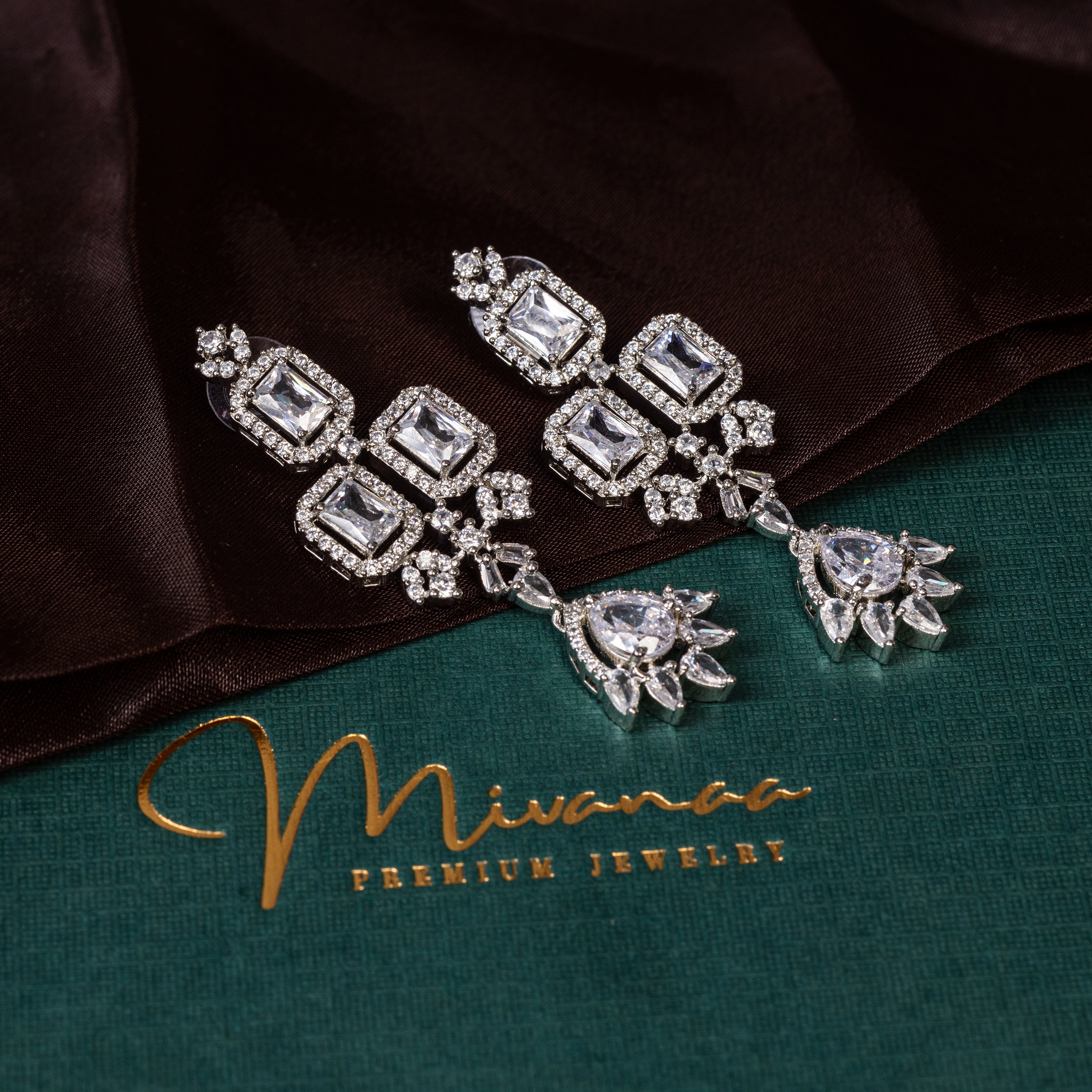 Timeless Sparkle Jewelry Set-Mivanaa