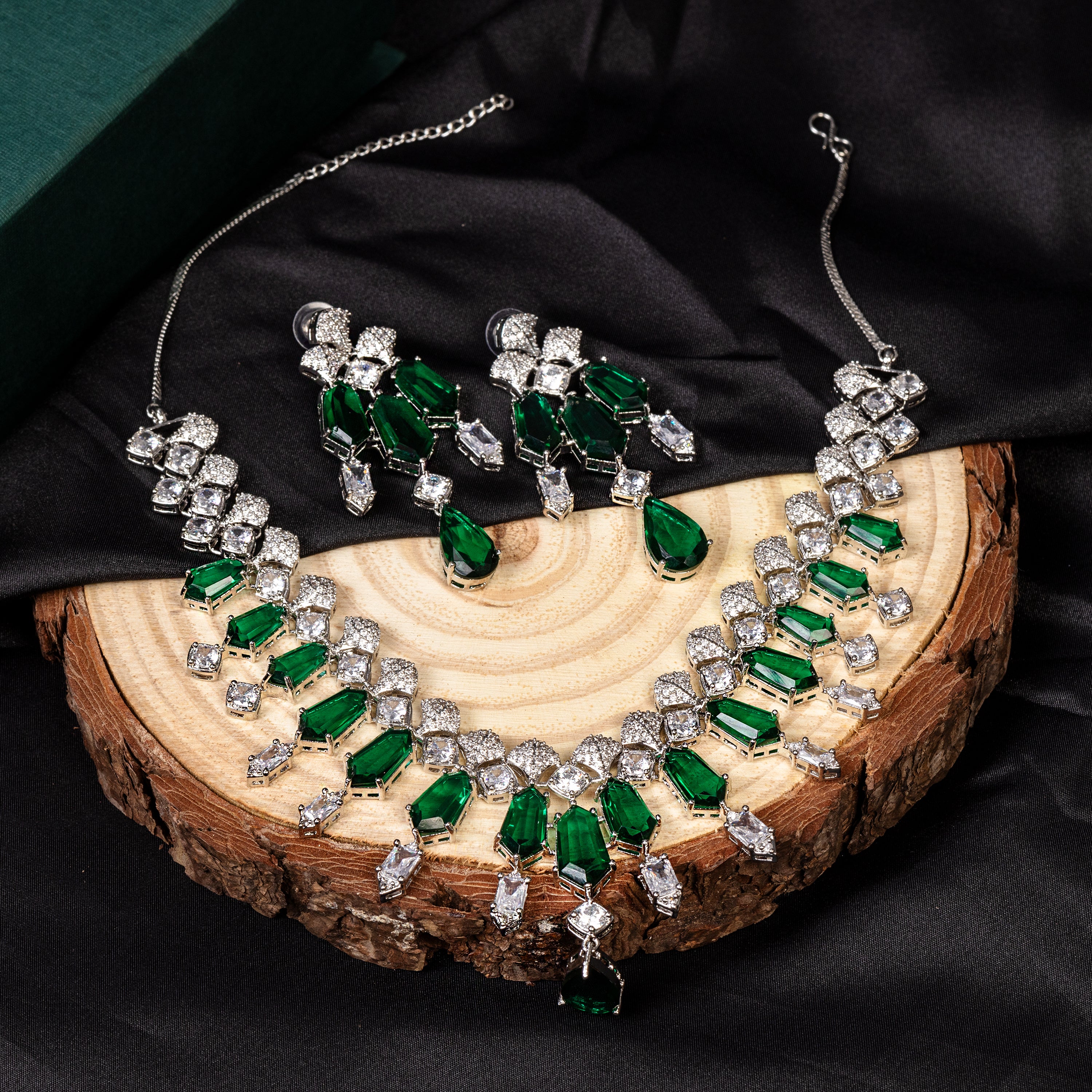 Radiant Emerald Drop-Mivanaa