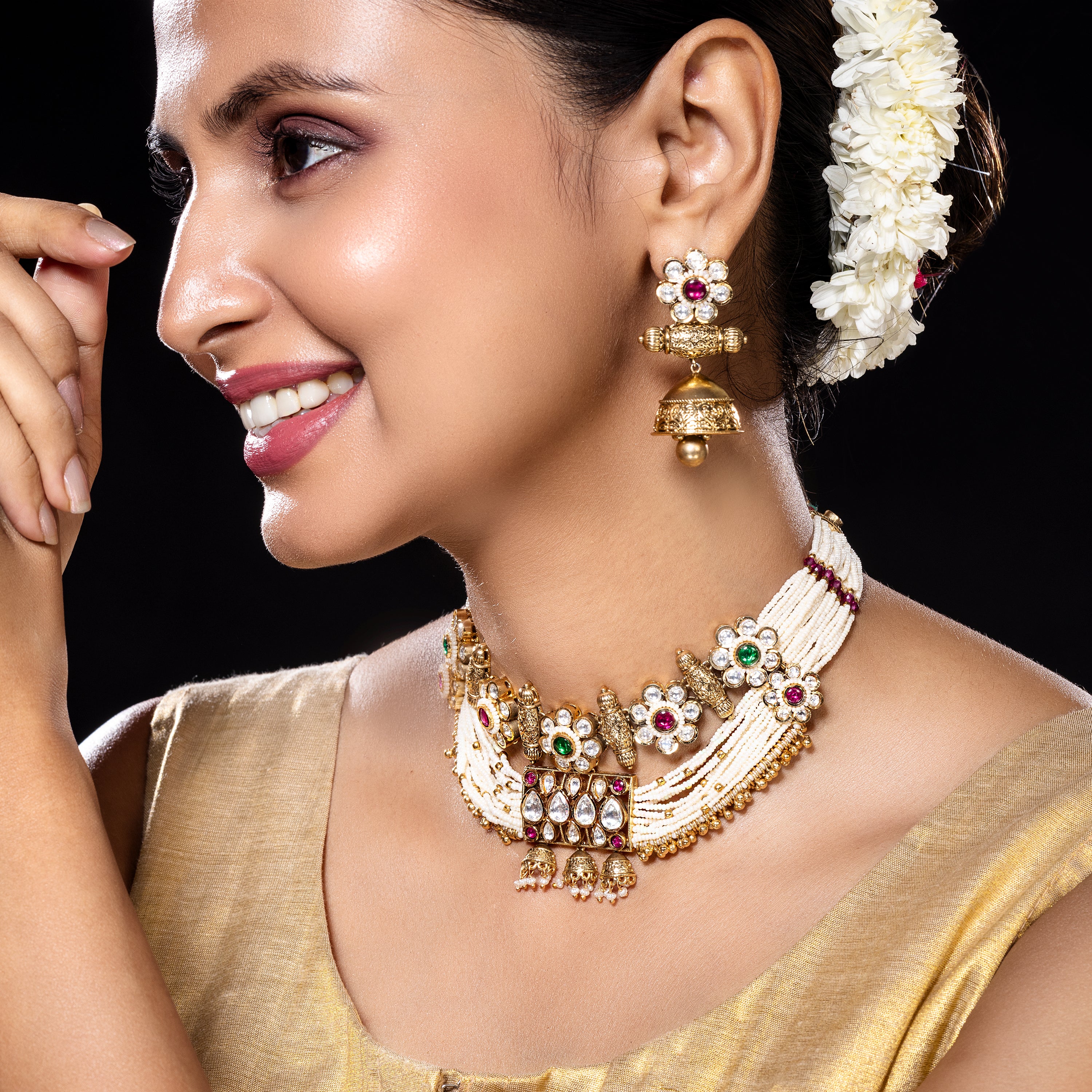 Elegant Floral Pearl Necklace Set-Mivanaa