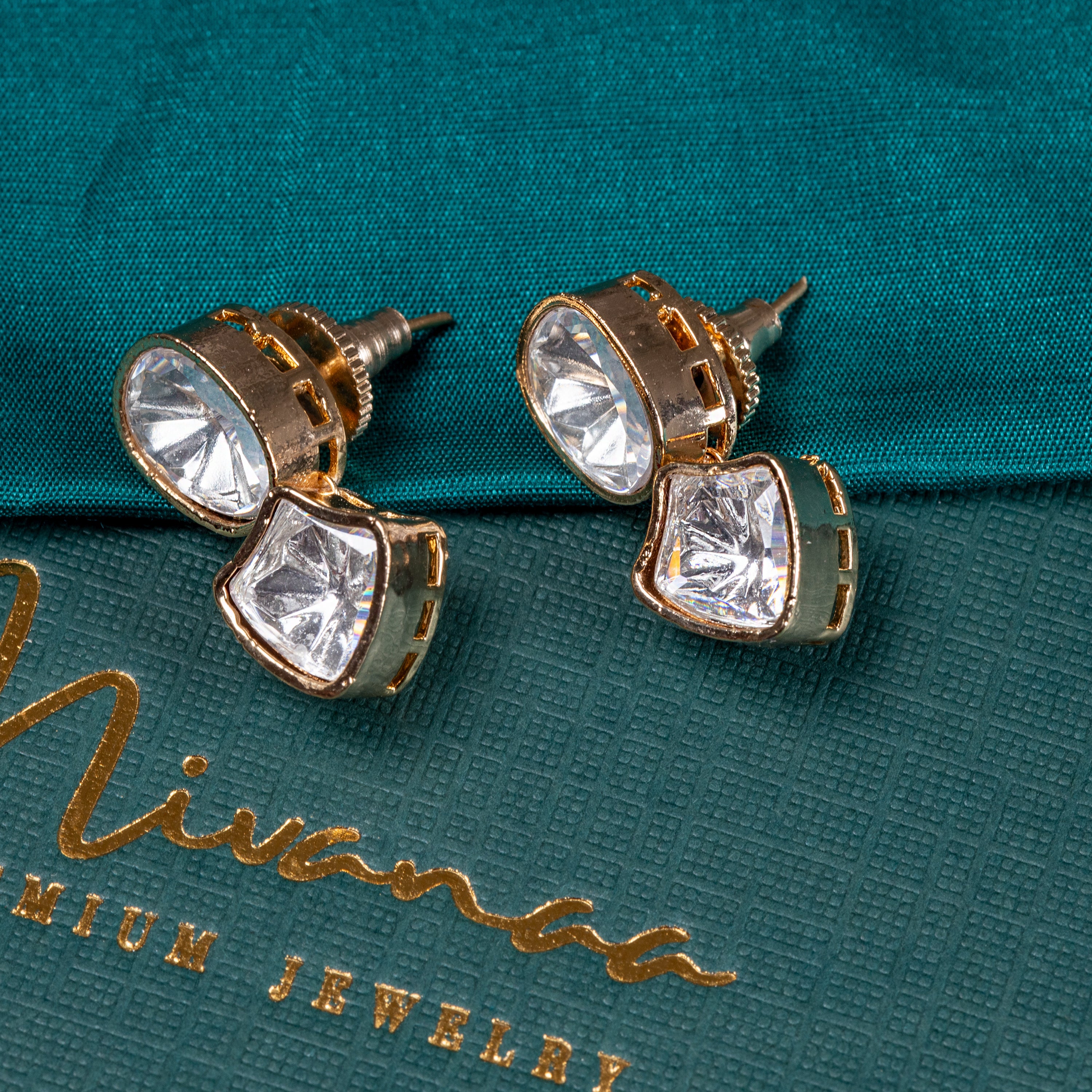 Eterna Glow Moissanite Necklace Set-Mivanaa