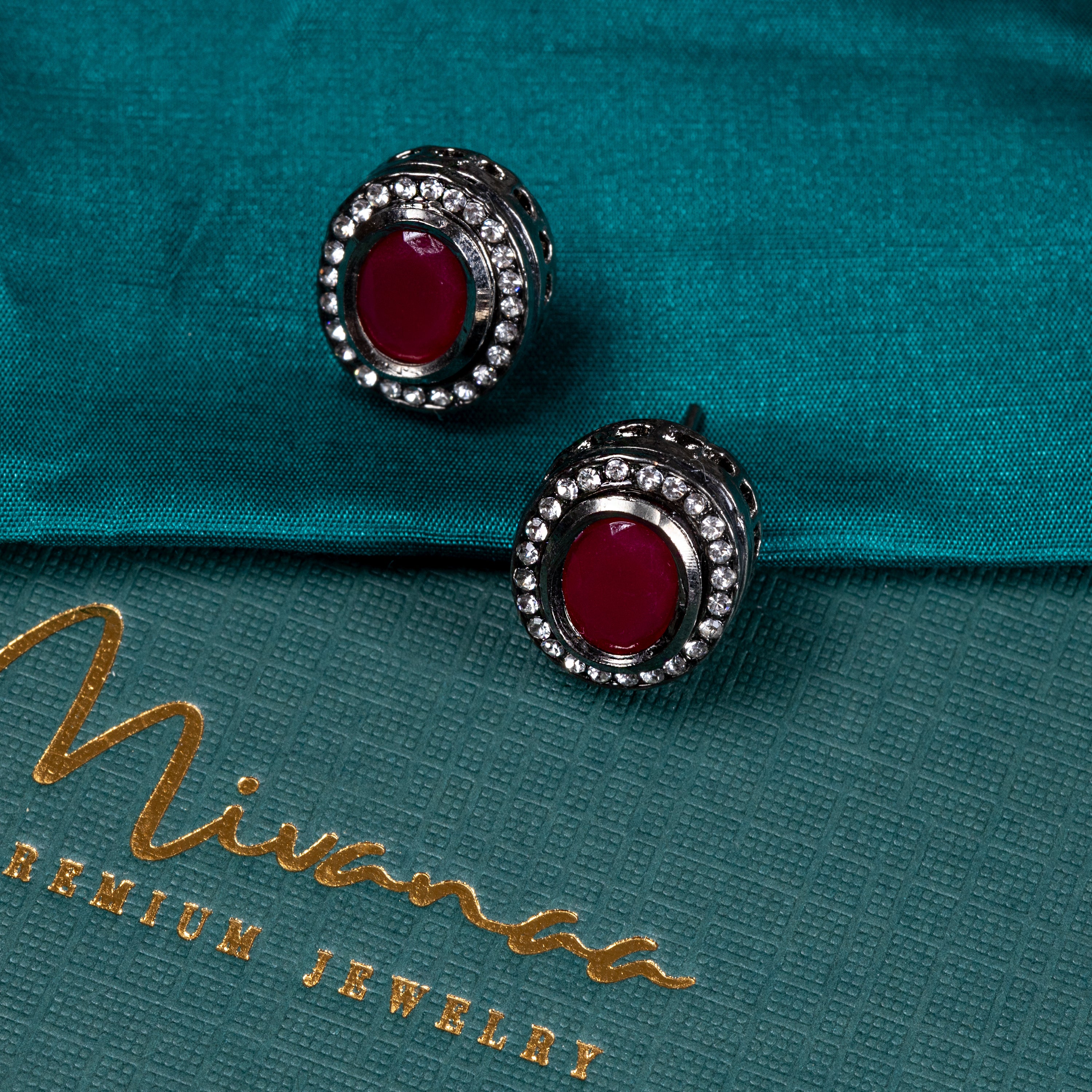 Noir Royale – The Epitome of Dark Luxury-Mivanaa