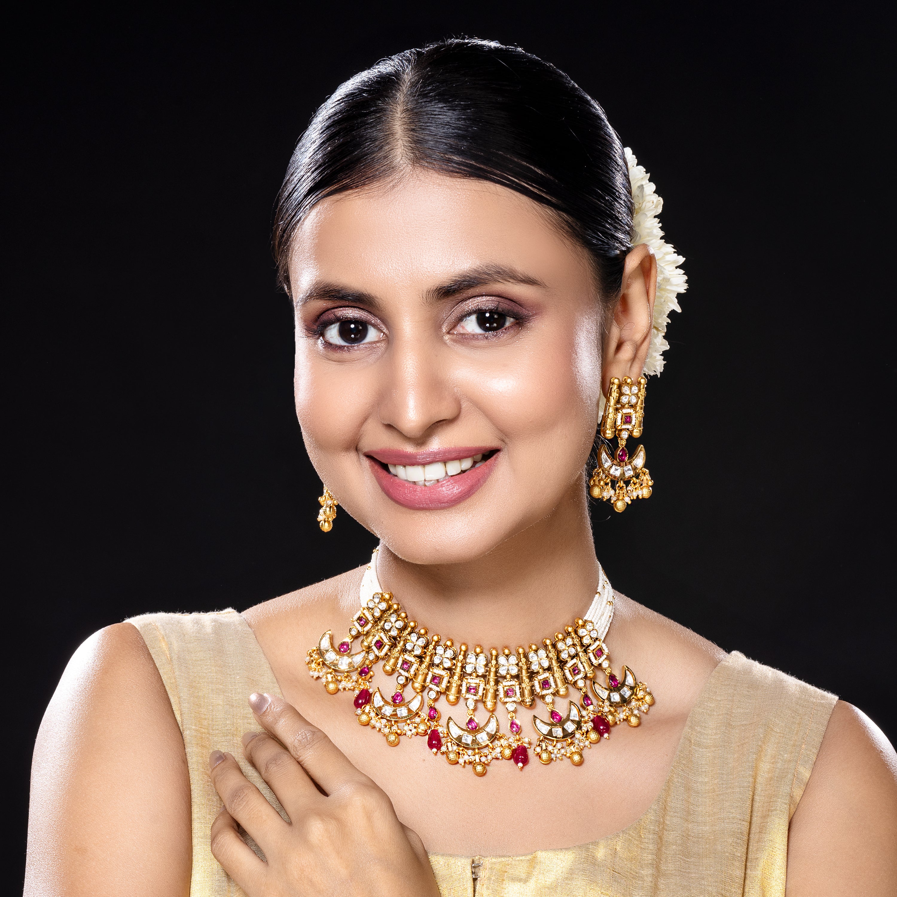 Traditional Red Gold-Polish Choker-Mivanaa