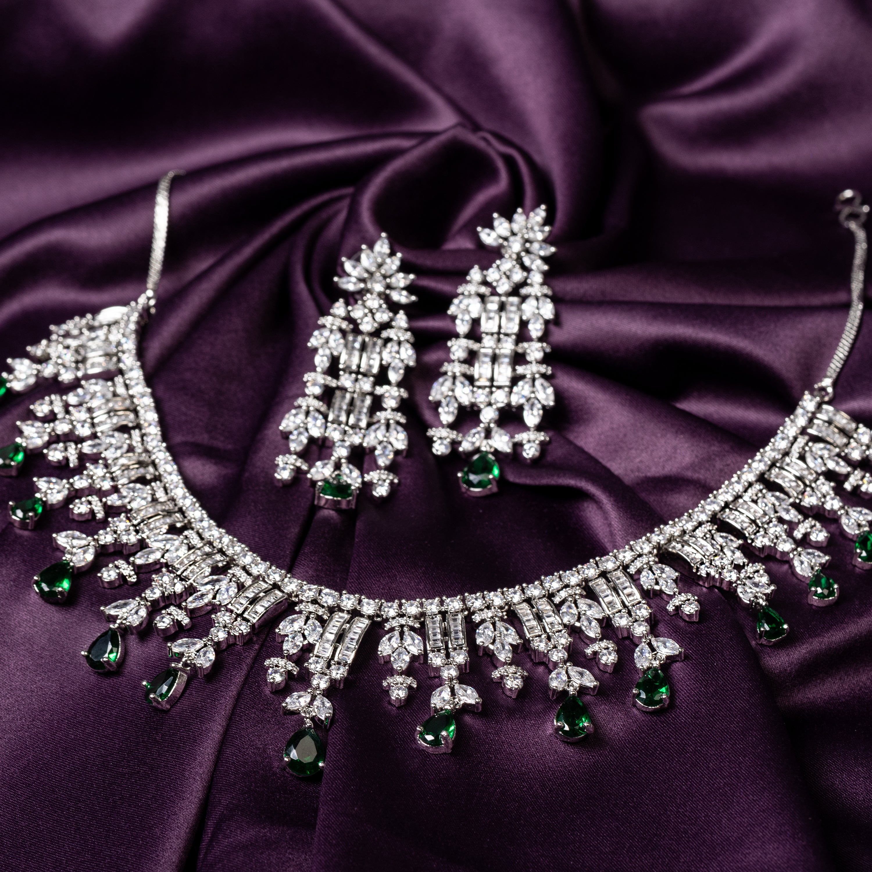 Radiant Emerald Grace-Mivanaa