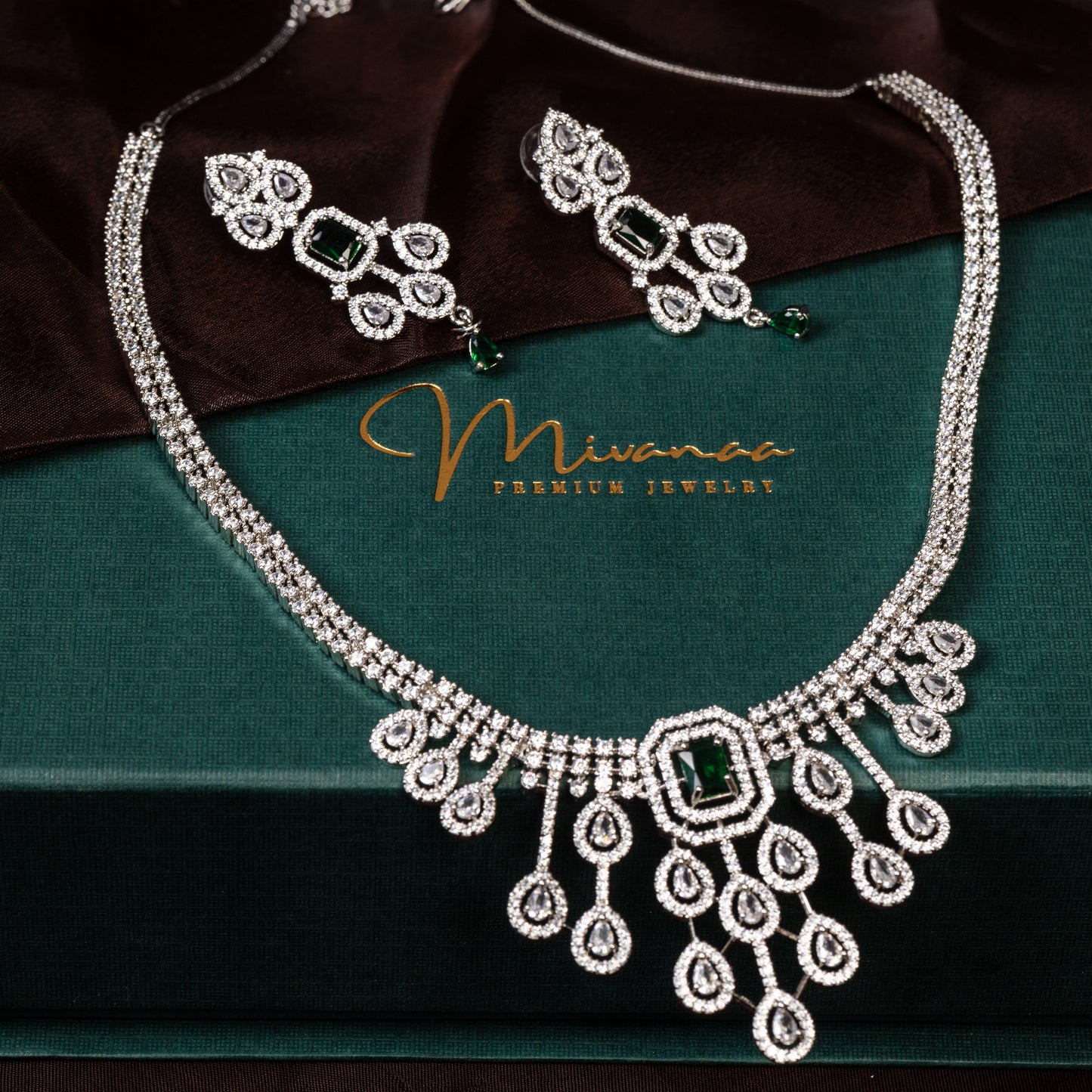 Exquisite Elegance AD Neckset