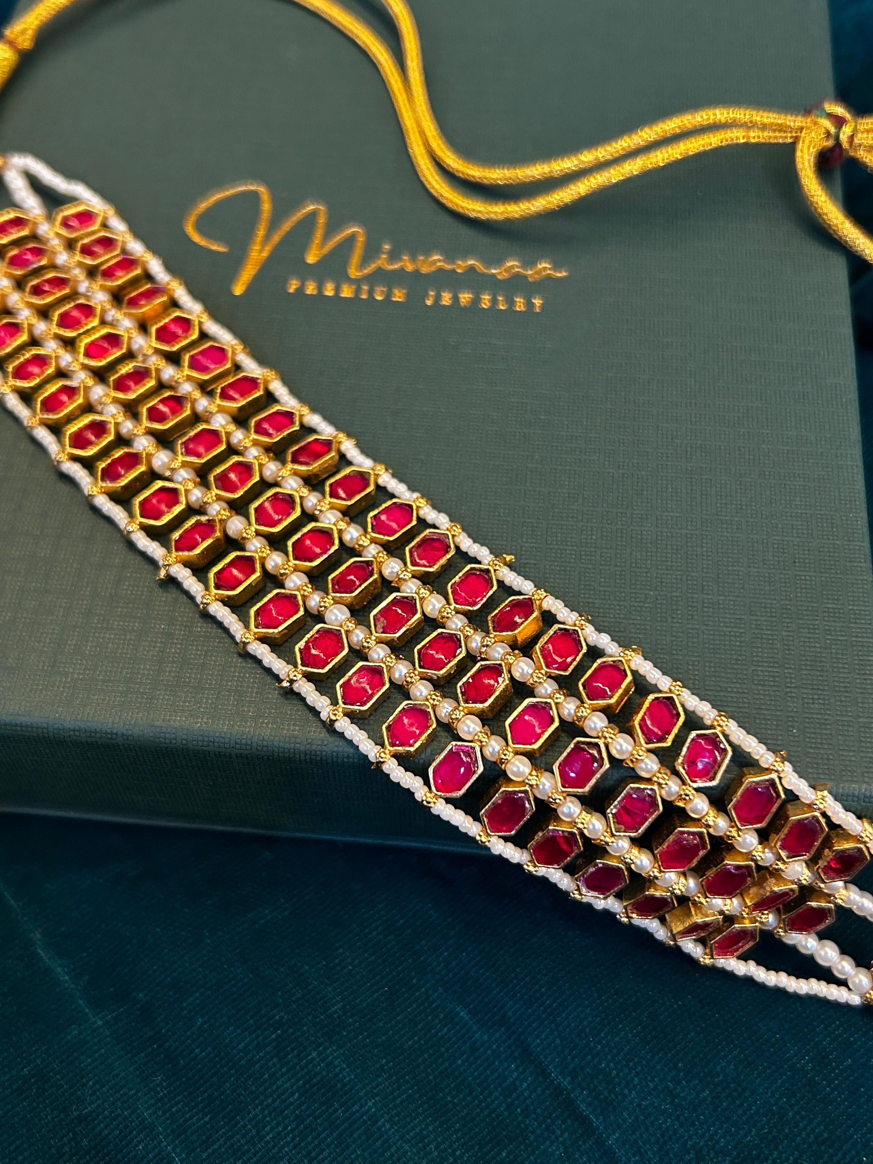 Elegant Pacchi Kundan-Mivanaa