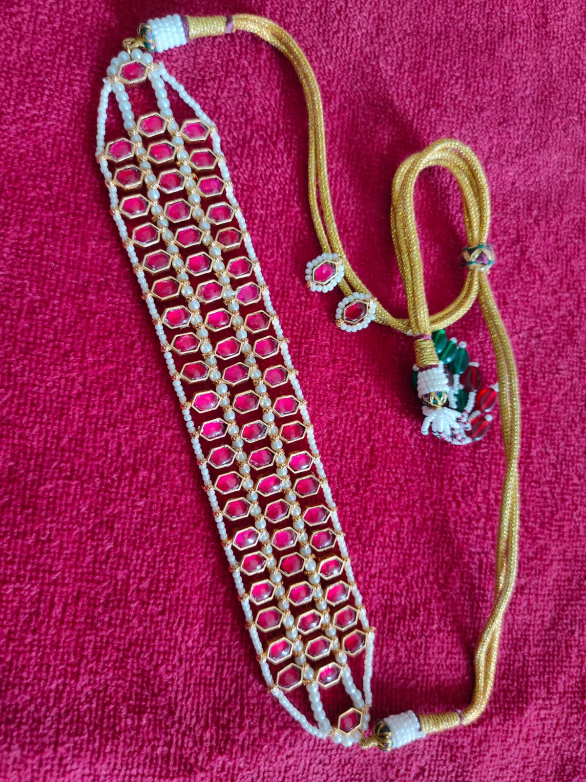 Elegant Pacchi Kundan-Mivanaa