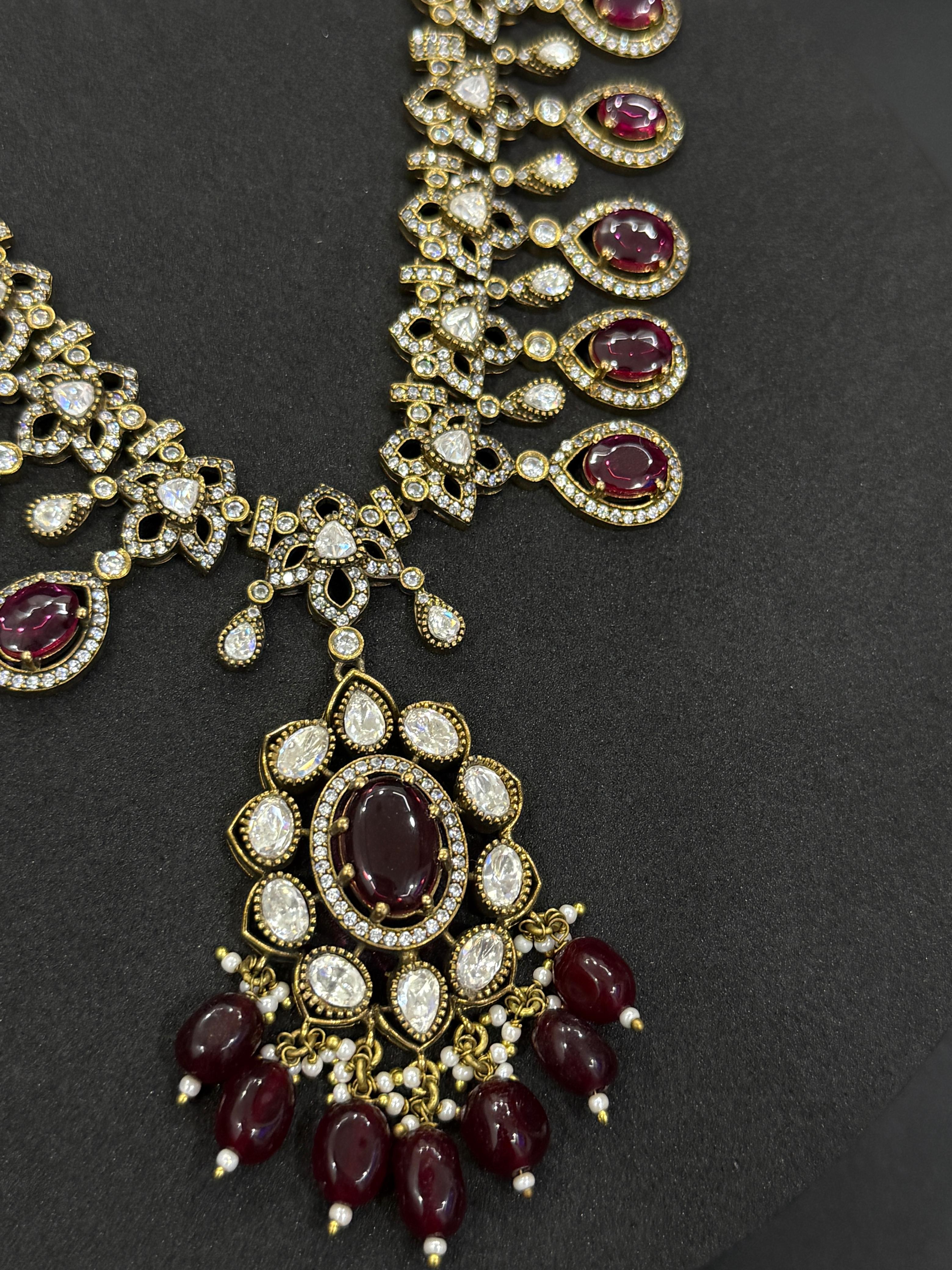 Ruby Radiance Set-Mivanaa