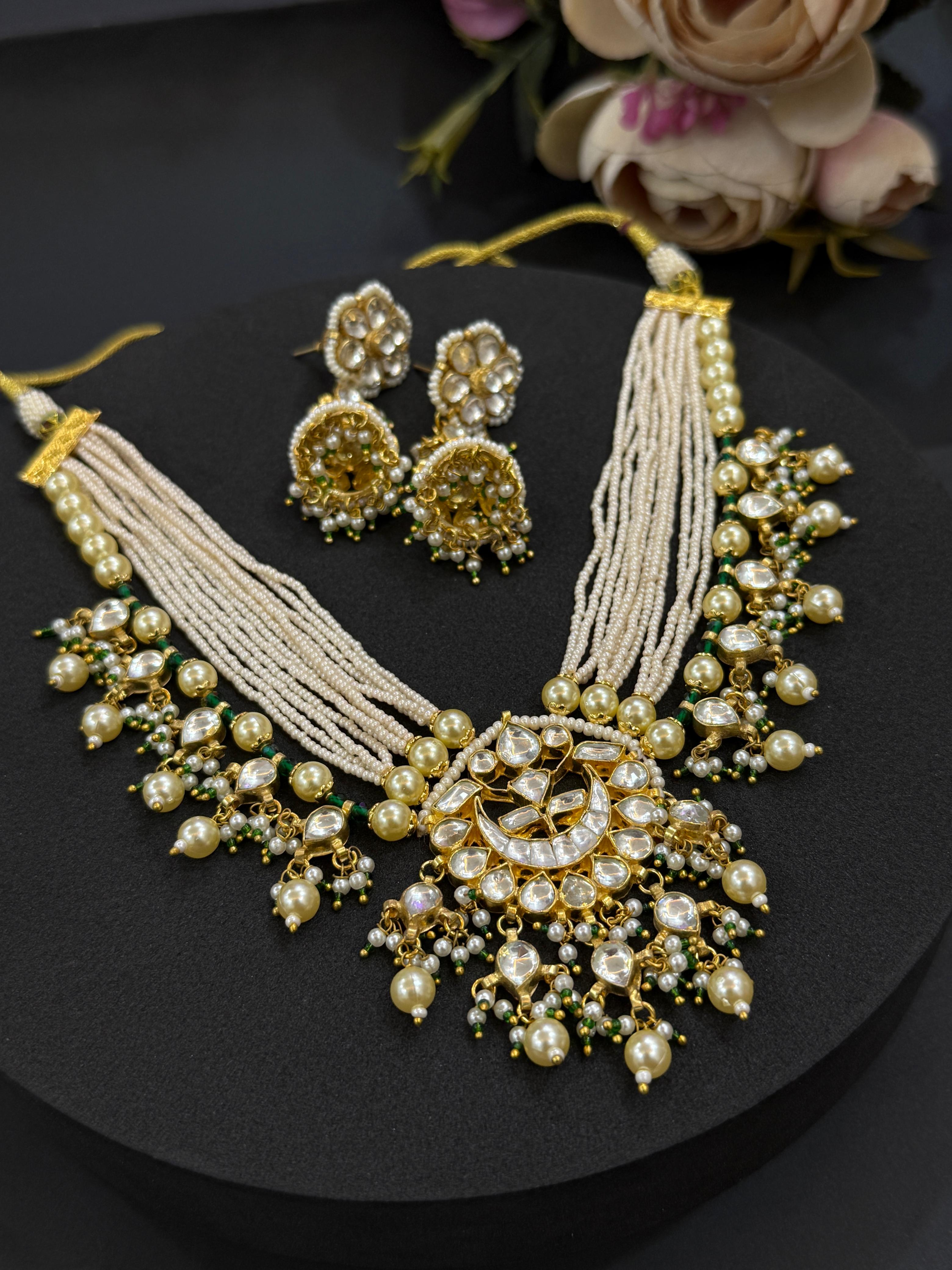 Handcrafted Pacchi Kundan-Mivanaa