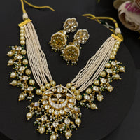 Handcrafted Pacchi Kundan-Mivanaa