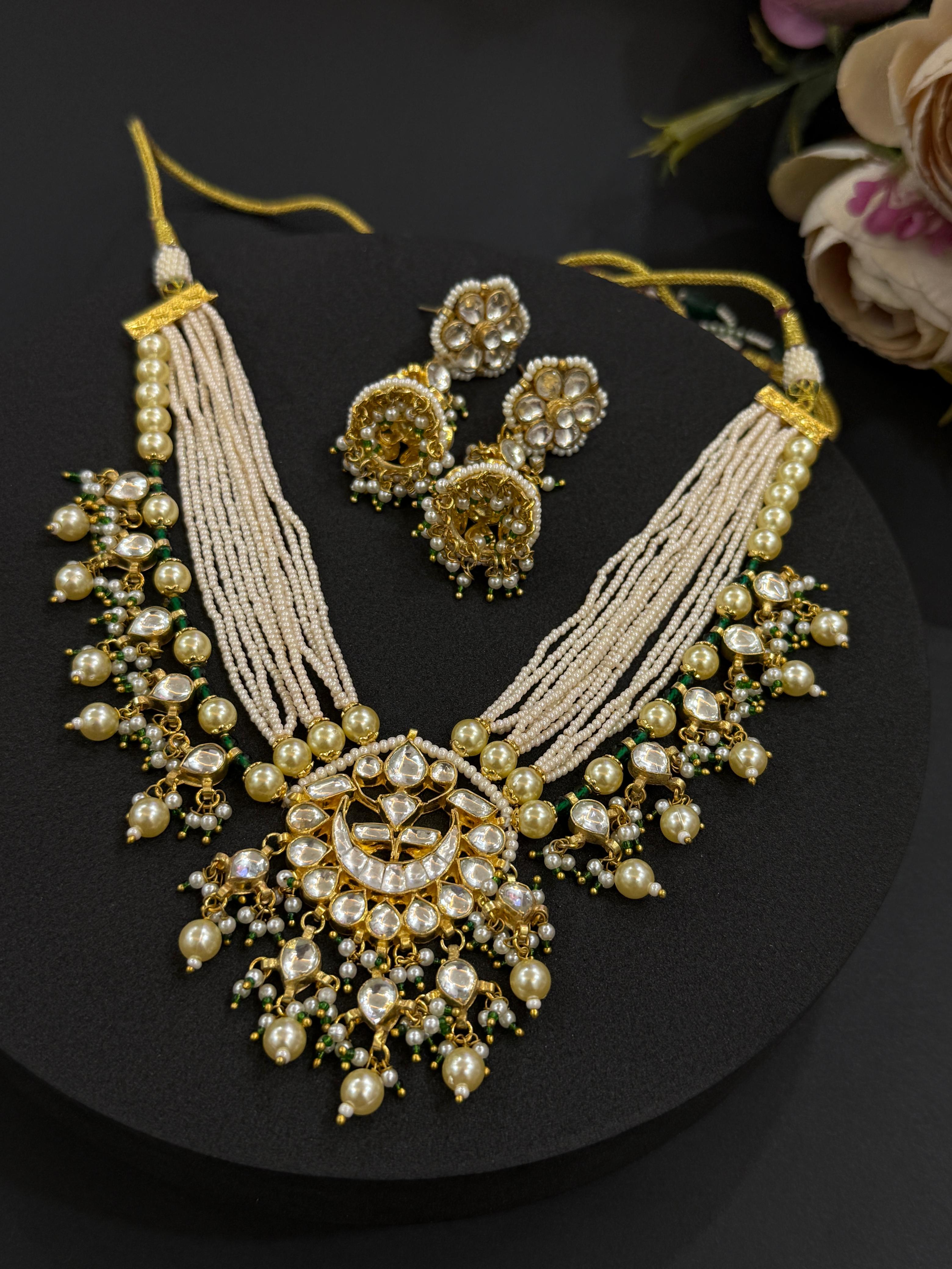 Handcrafted Pacchi Kundan-Mivanaa