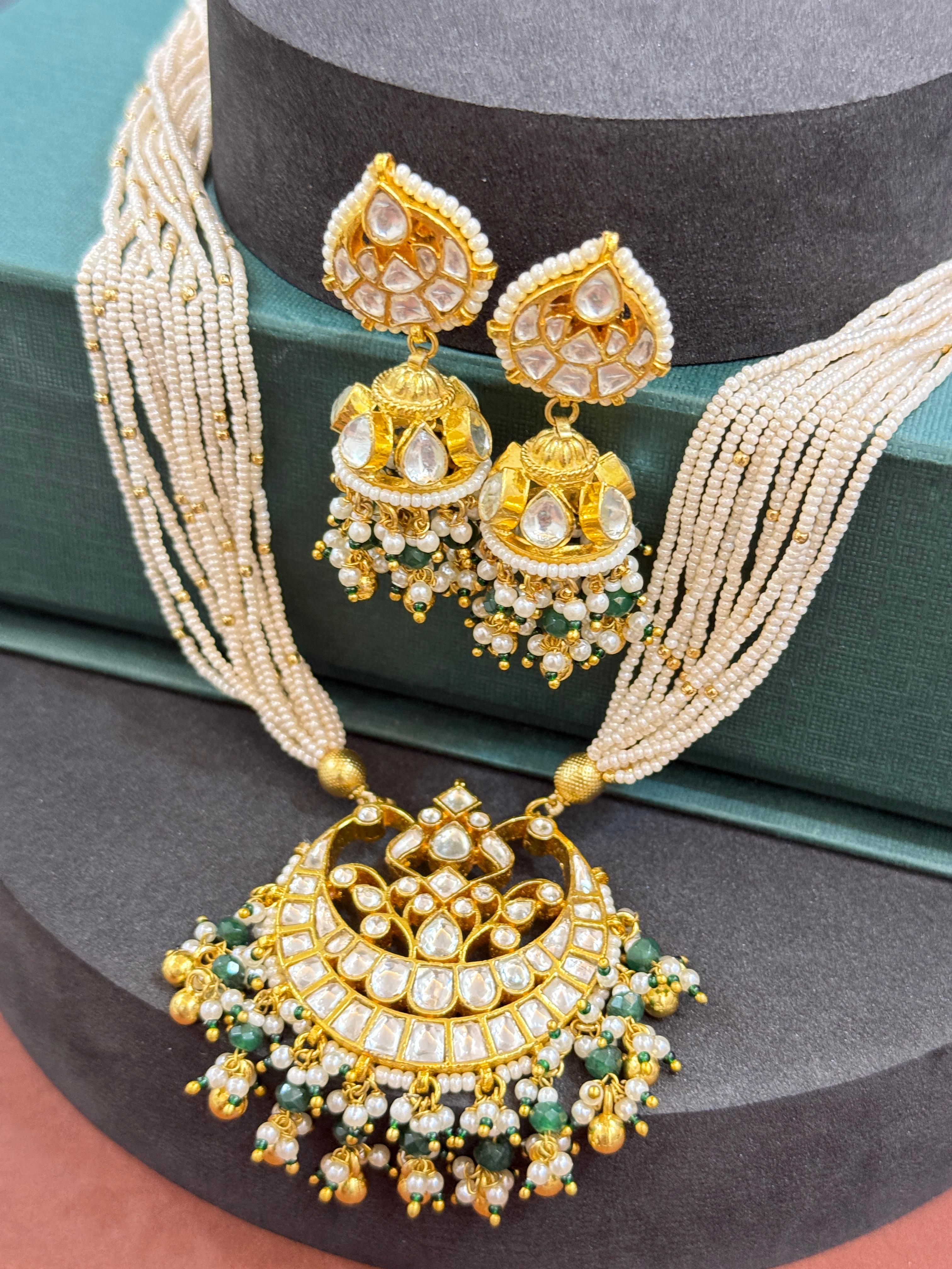 Royal Mehar Pacchi Kundan-Mivanaa