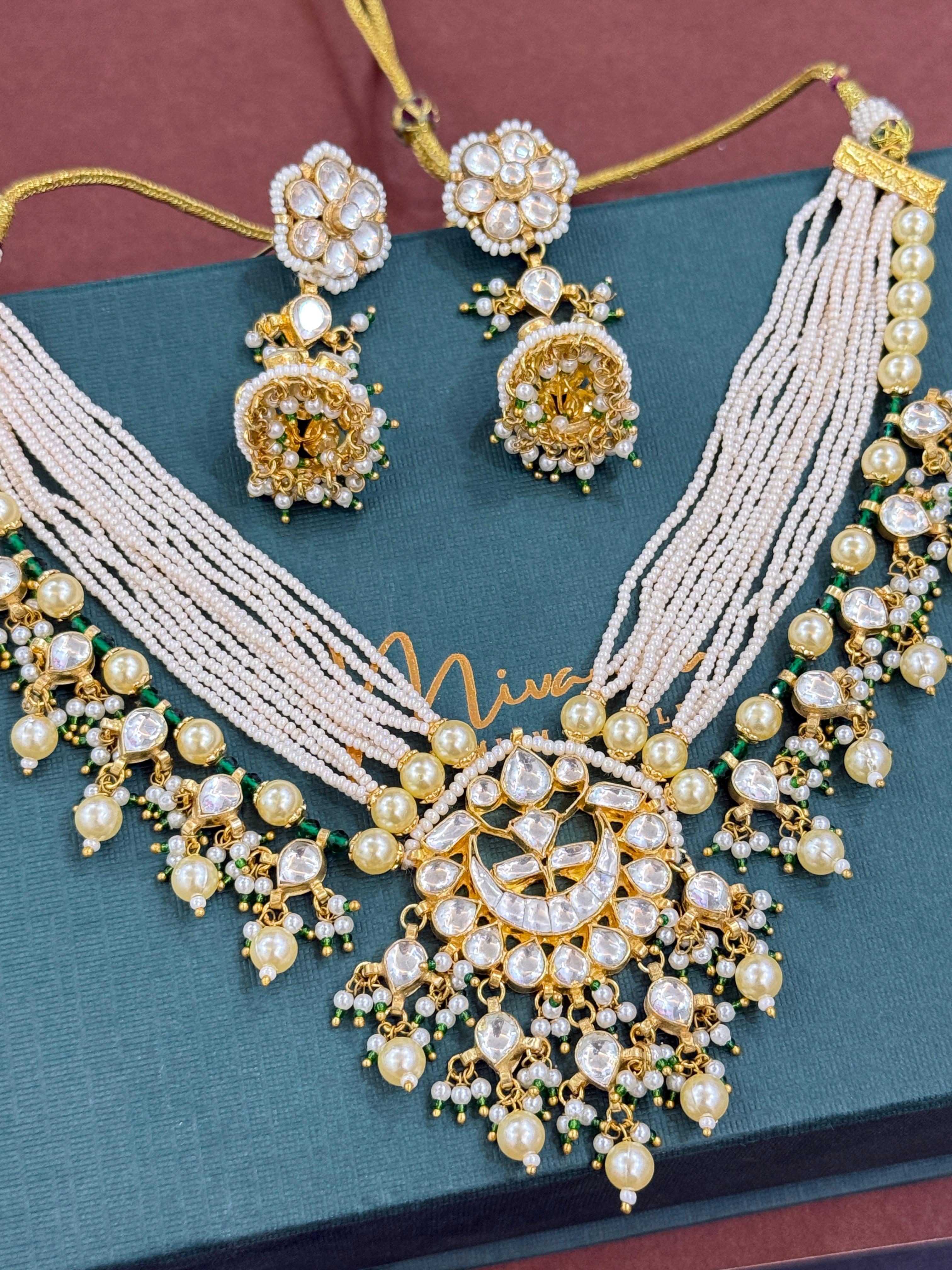 Handcrafted Pacchi Kundan-Mivanaa