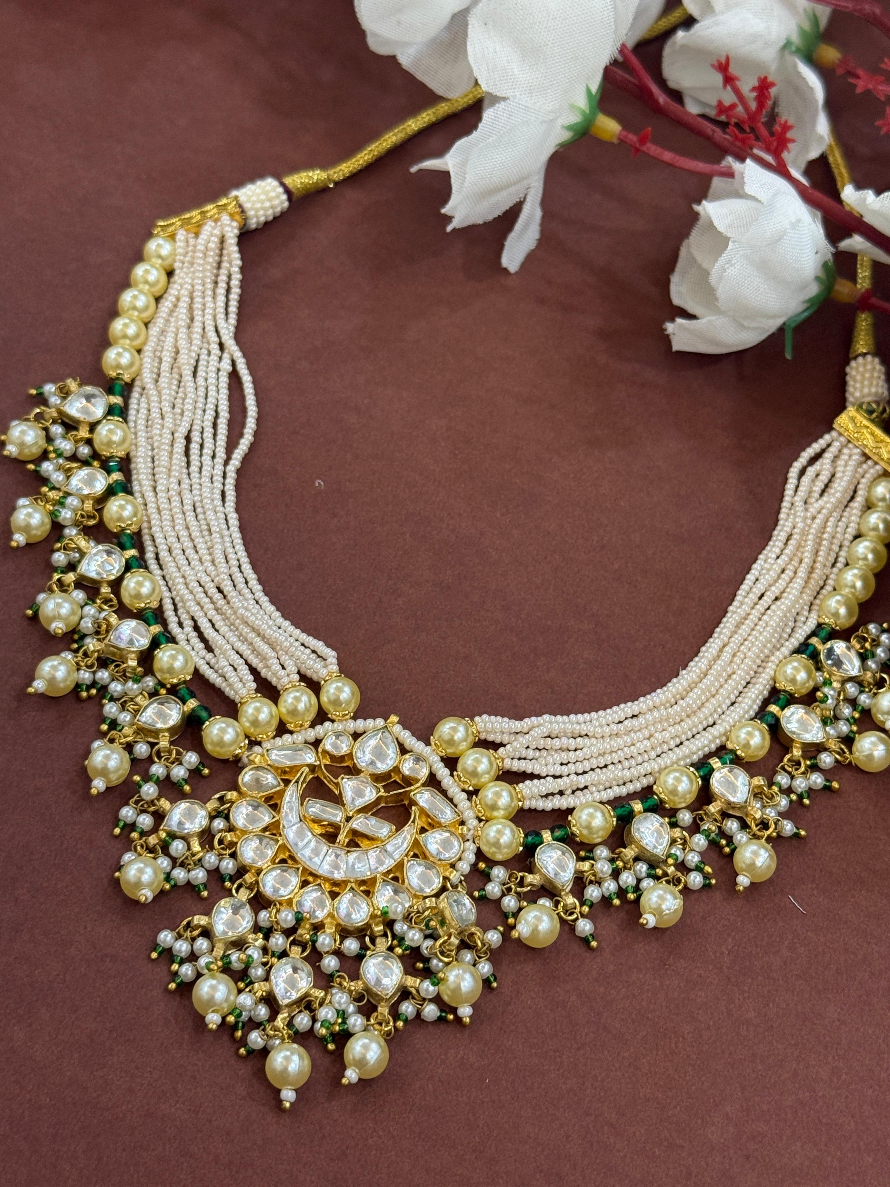 Handcrafted Pacchi Kundan-Mivanaa