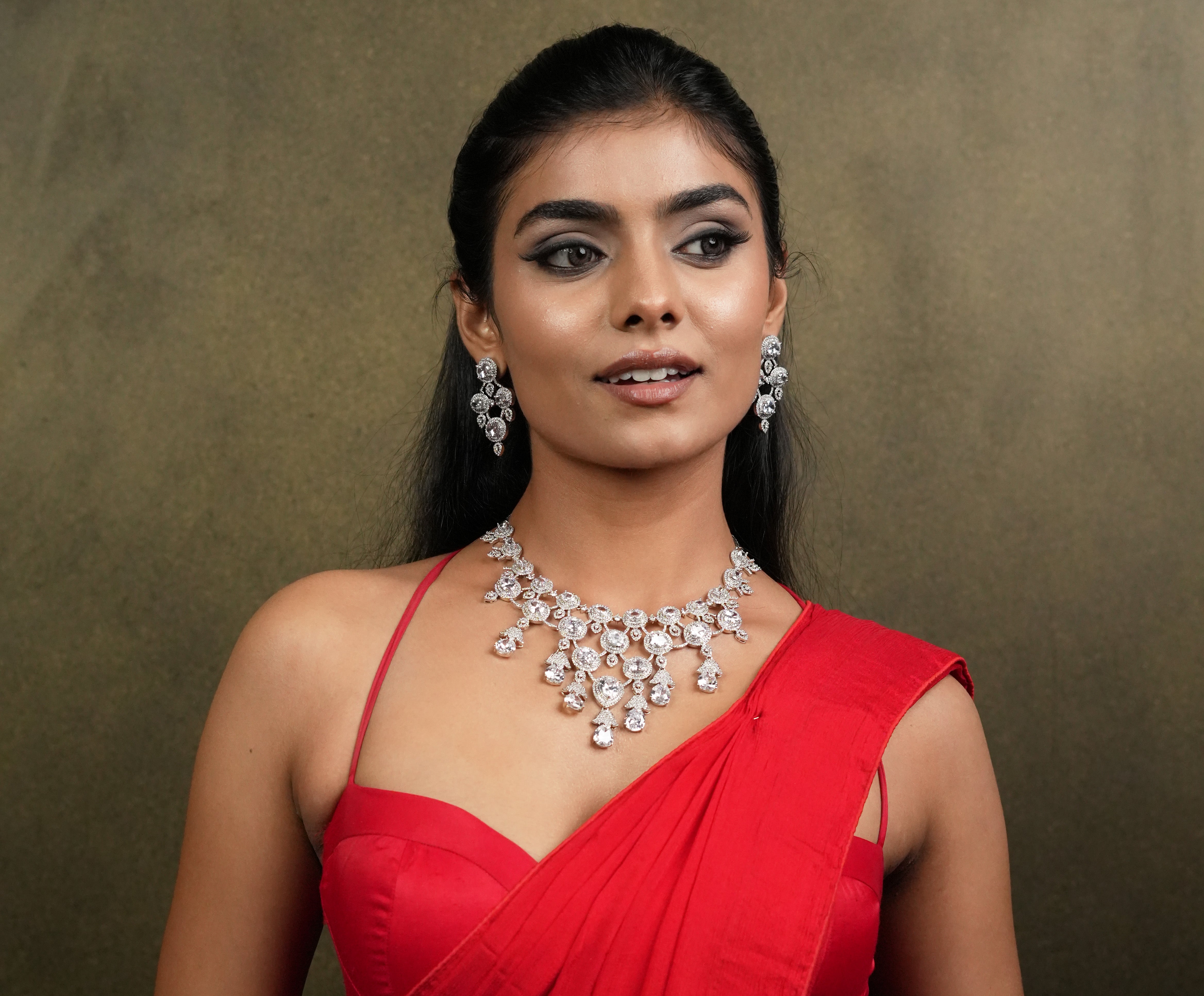 Silver Glow – American Diamond Necklace Set